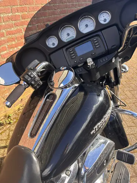 Harley-Davidson Street Glide - foto 2