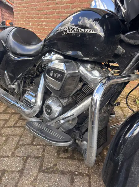 Harley-Davidson Street Glide - foto 4