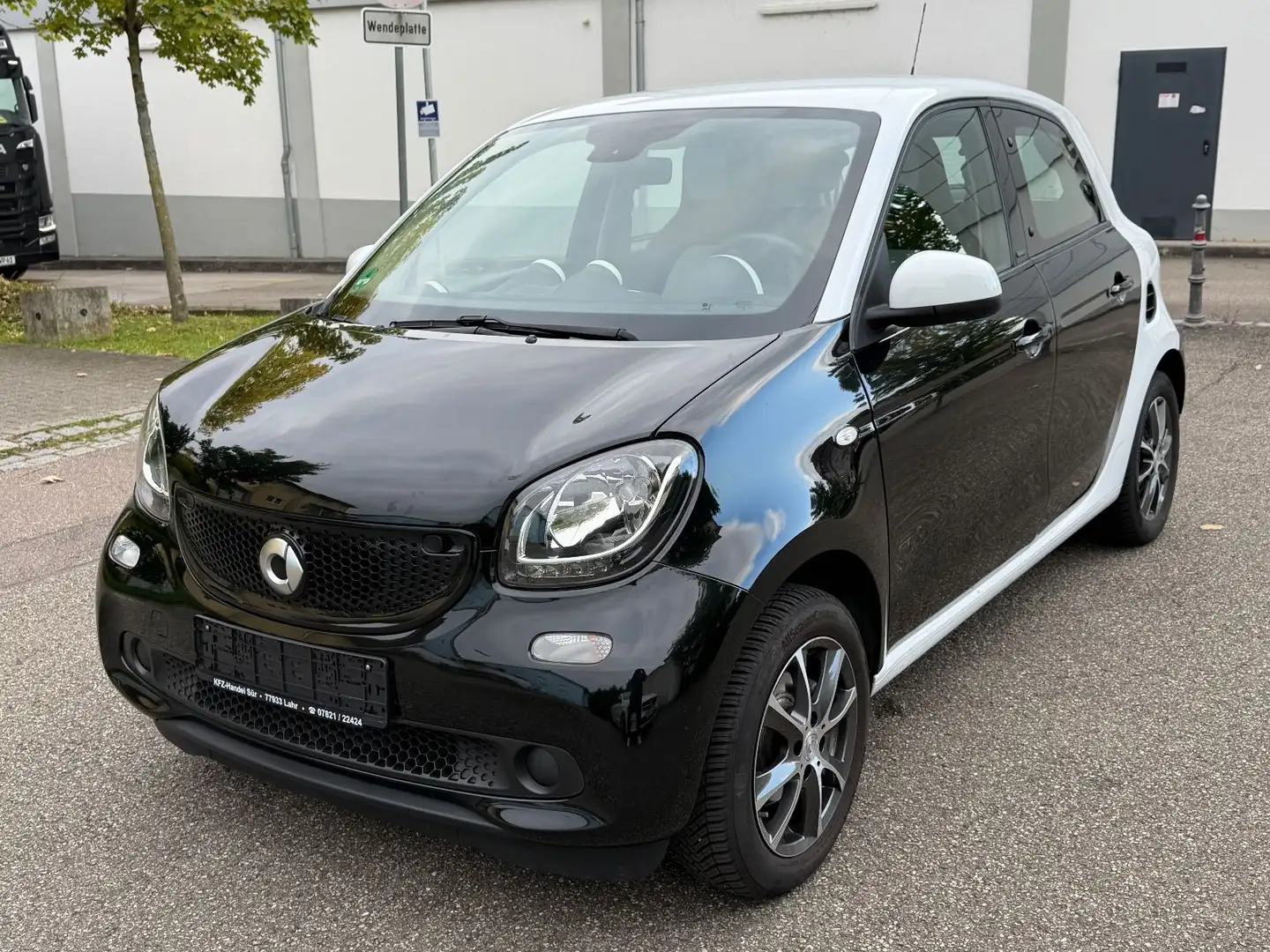 smart forFour TÜV NEU/LED/TEMPOMAT/KLIMA/BLUETOOTH/ Schwarz - 1
