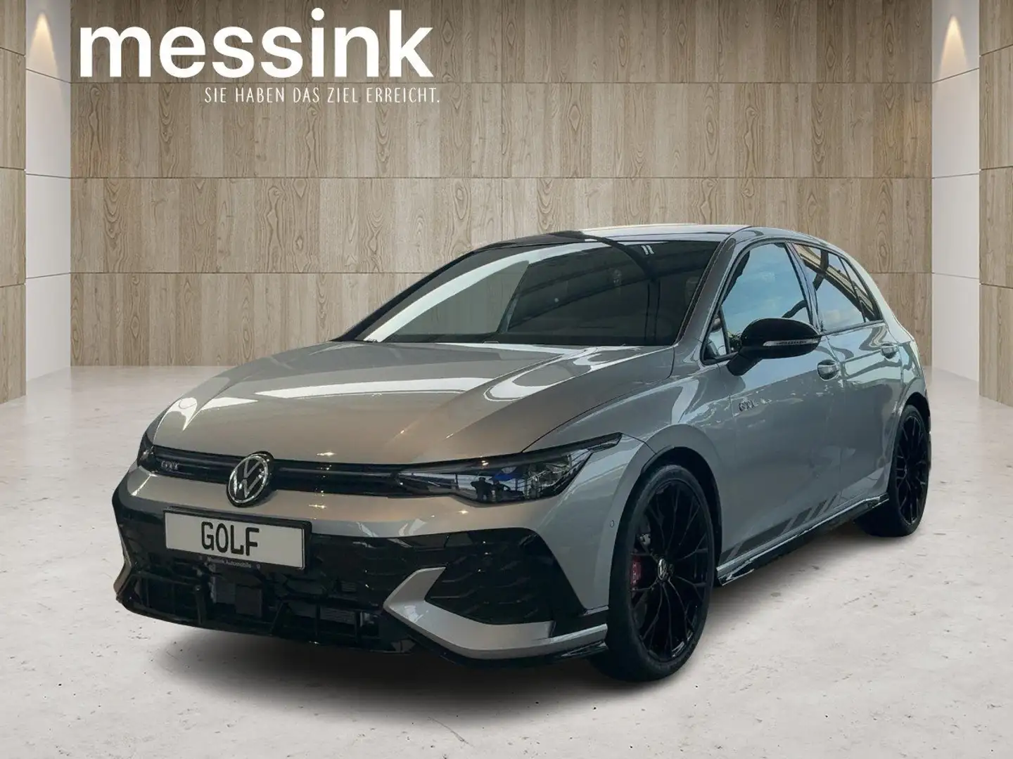 Volkswagen Golf GTI Clubsport 2.0 TSI DSG Pano DCC Matrix Schwarz - 2