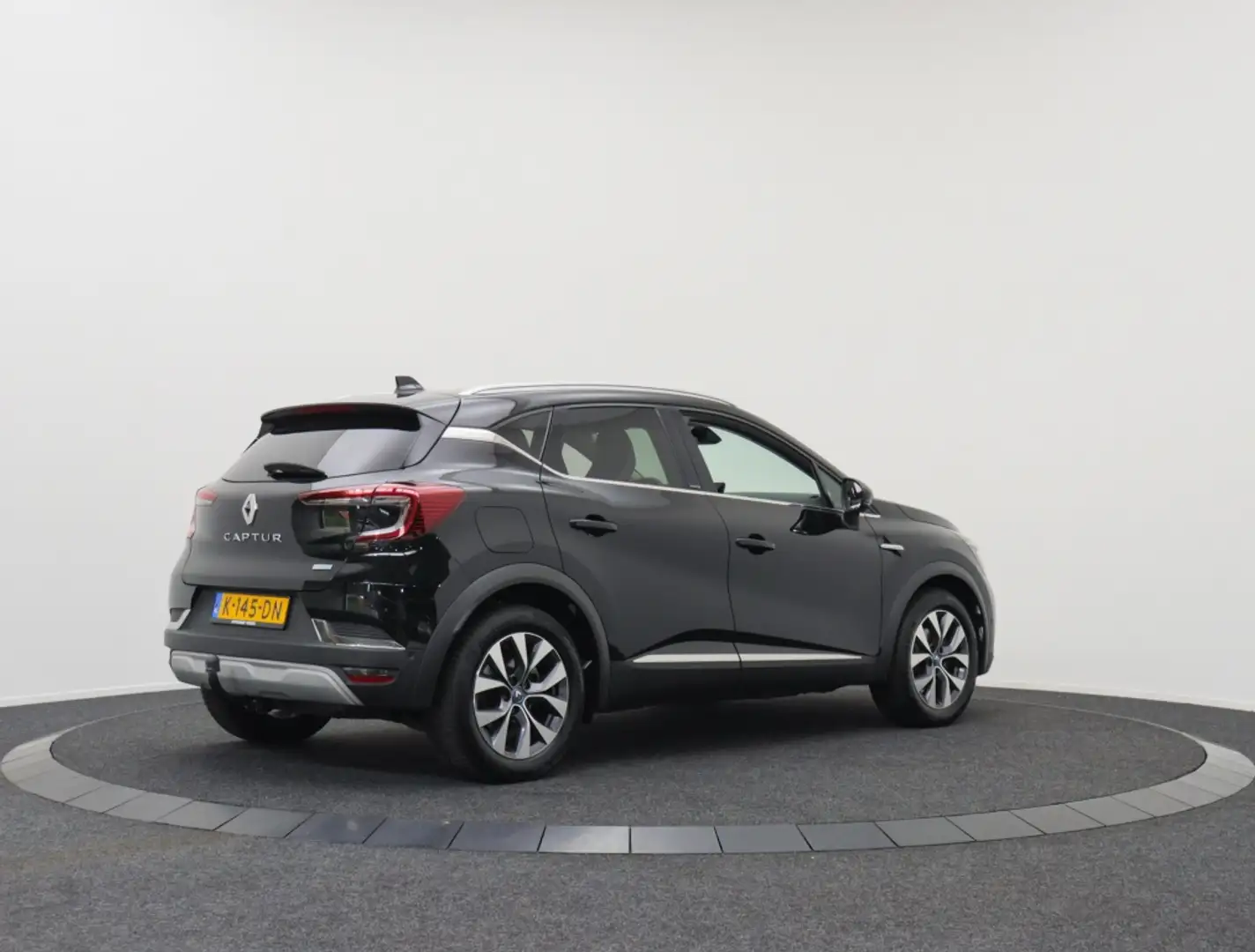 Renault Captur 1.6 E-Tech PHEV 160 Intens | Trekhaak | Navigatie Noir - 2