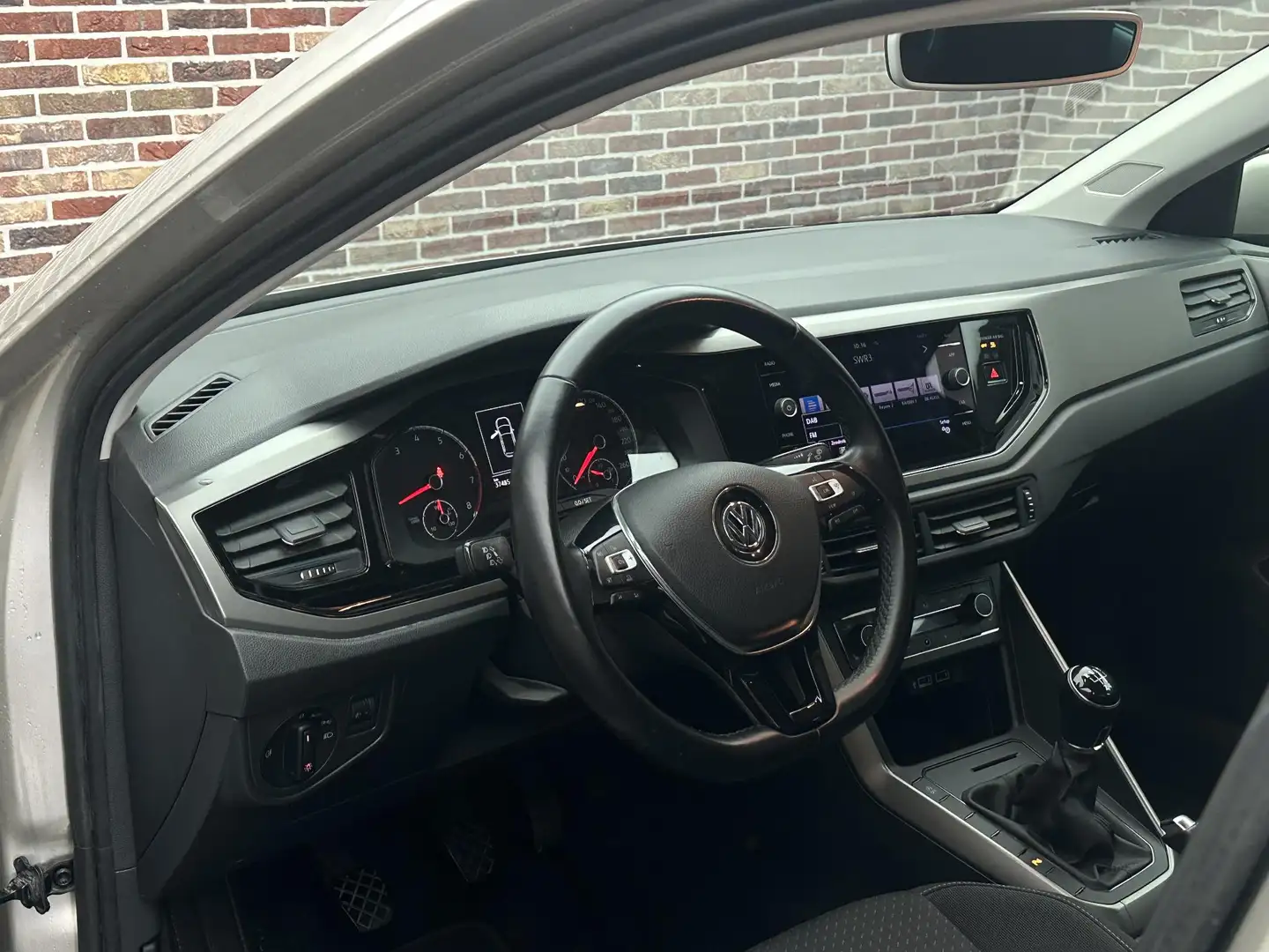 Volkswagen Polo 1.0 MPI Comfortline Stoelvrwm Parkeer sensor Gris - 2