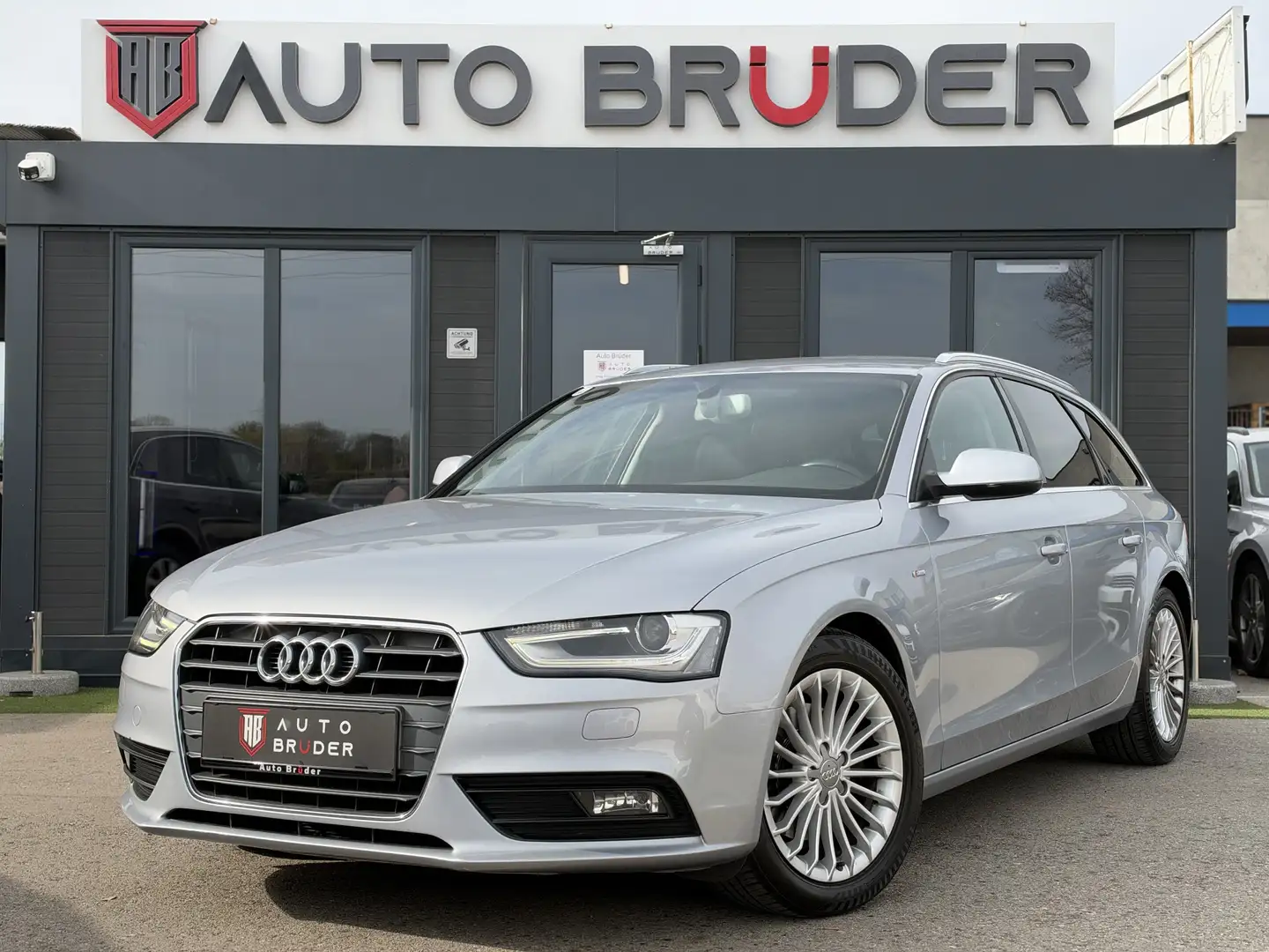 Audi A4 Ambition Grau - 2