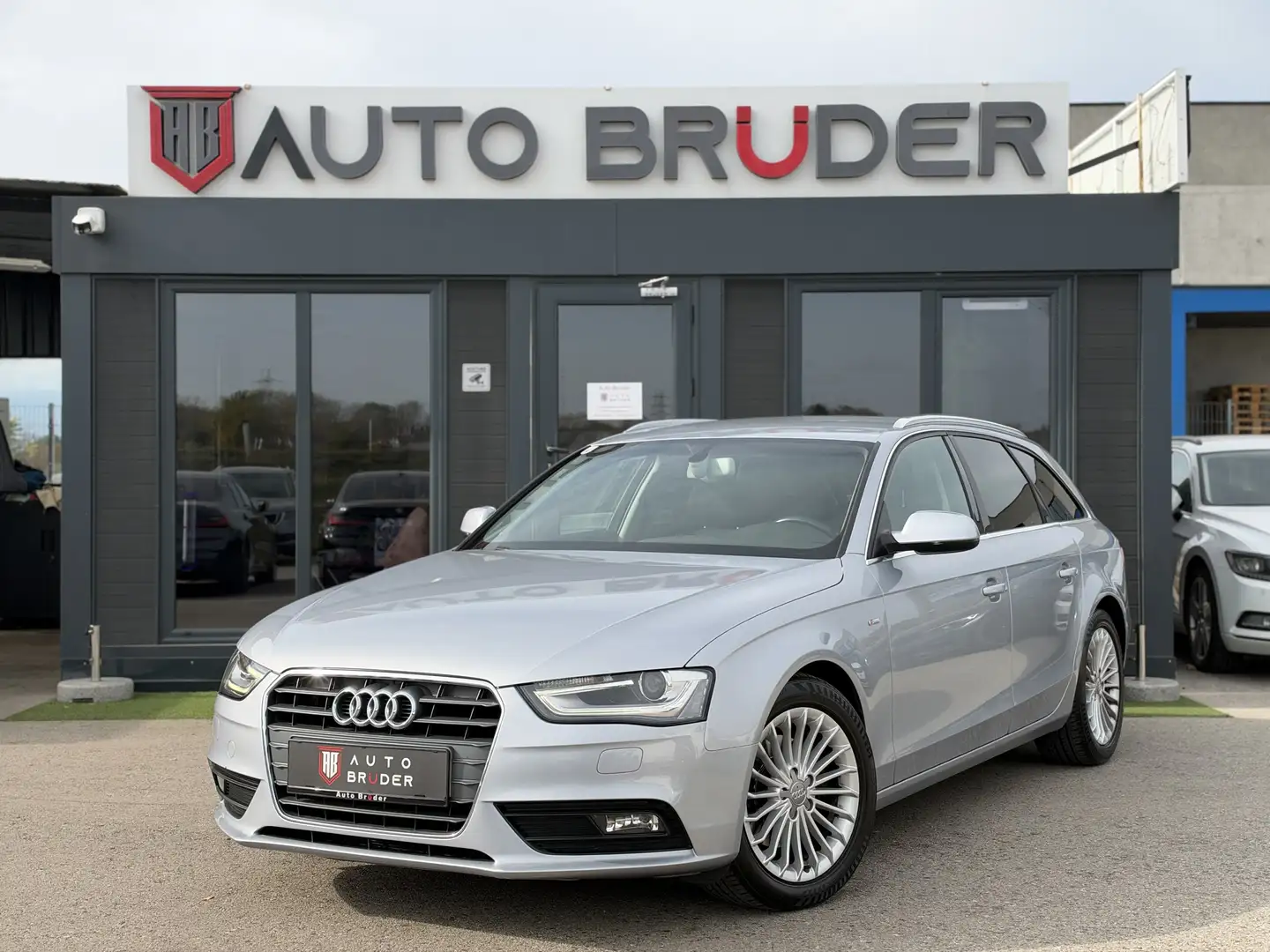 Audi A4 Ambition Grau - 1