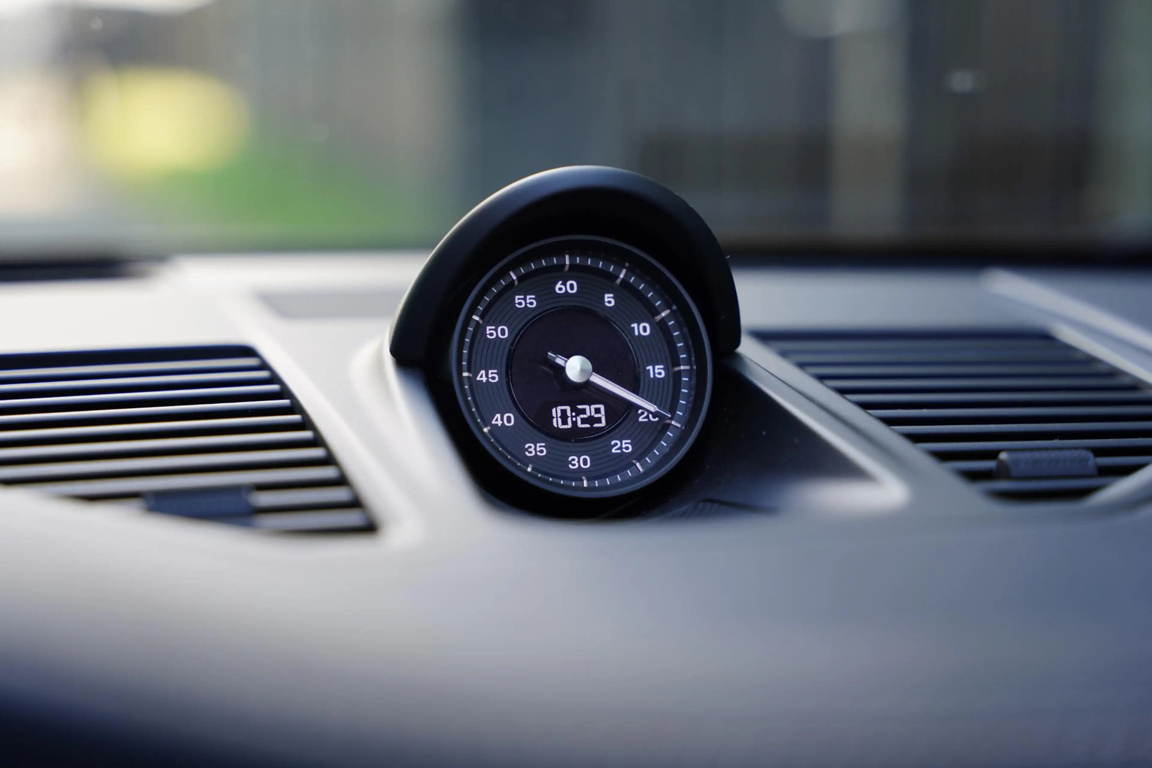Porsche 992 992 Cabriolet 3.0 Carrera 4 S / New Service / Lede — photo 13