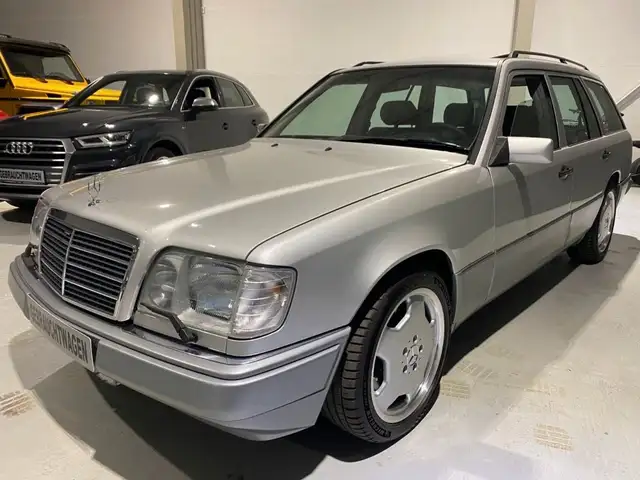 Mercedes-Benz E 36 AMG *H-Kennzeichen*Leder*SHZ*