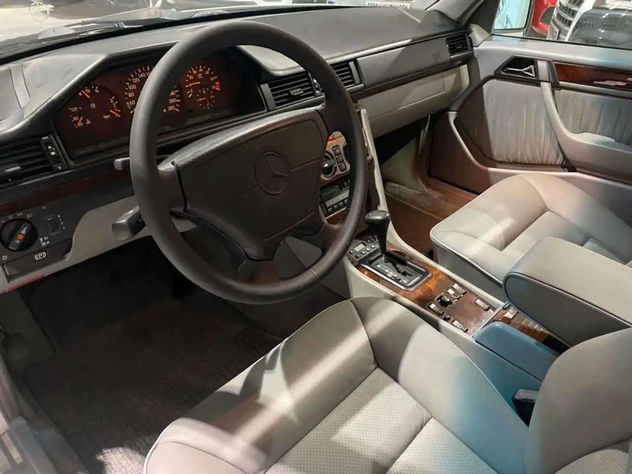Mercedes-Benz E 36 AMG *H-Kennzeichen*Leder*SHZ*, foto 8