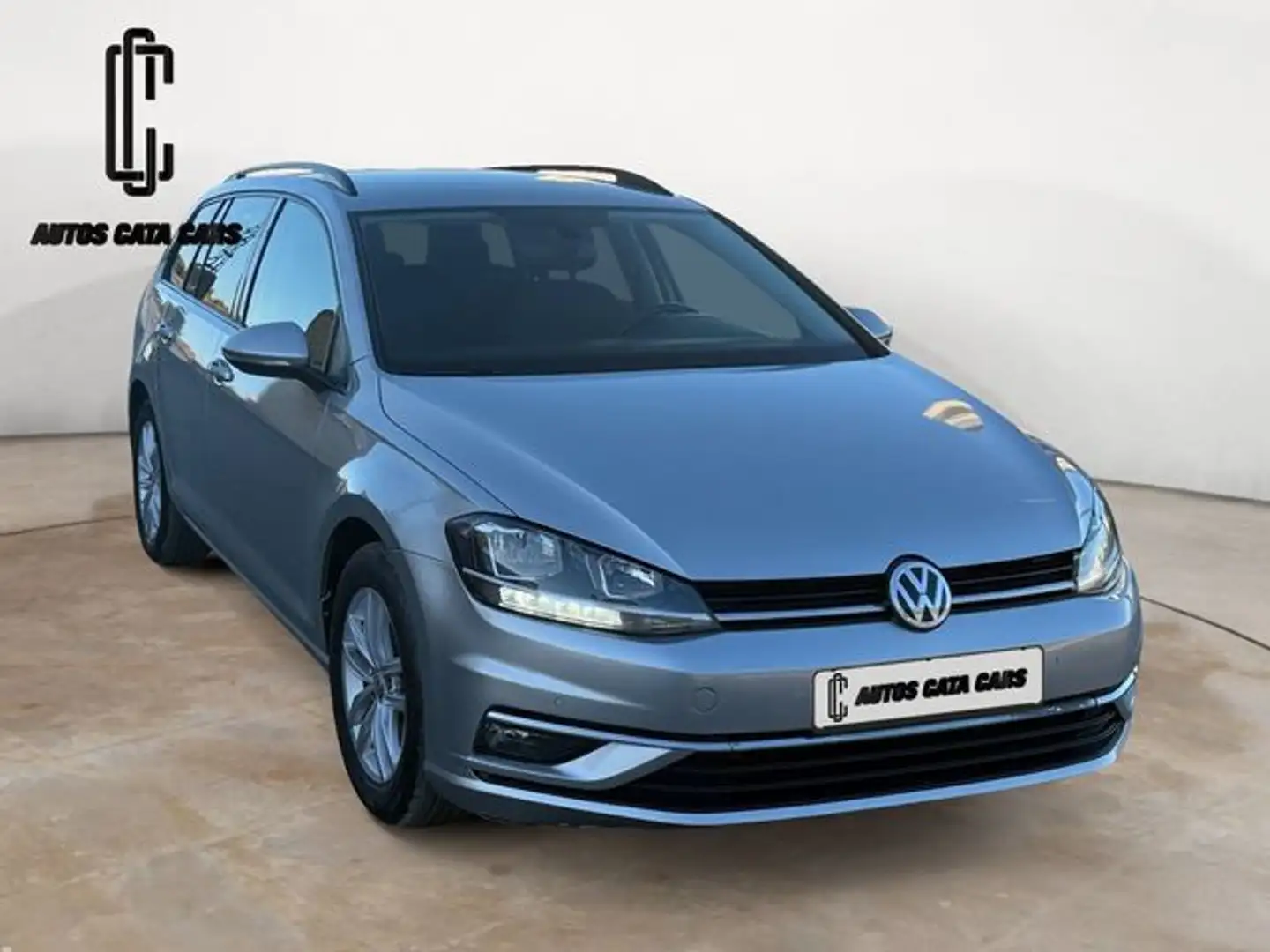 Volkswagen Golf Variant 1.6TDI Advance Plateado - 1