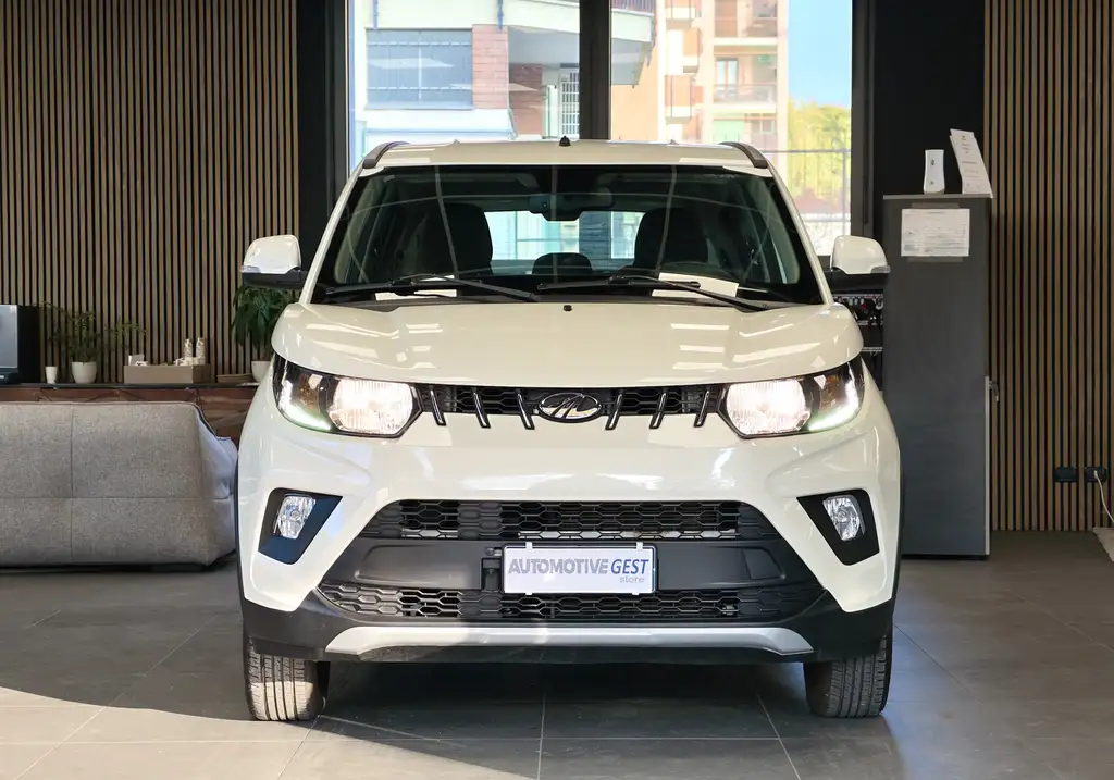 Mahindra KUV100