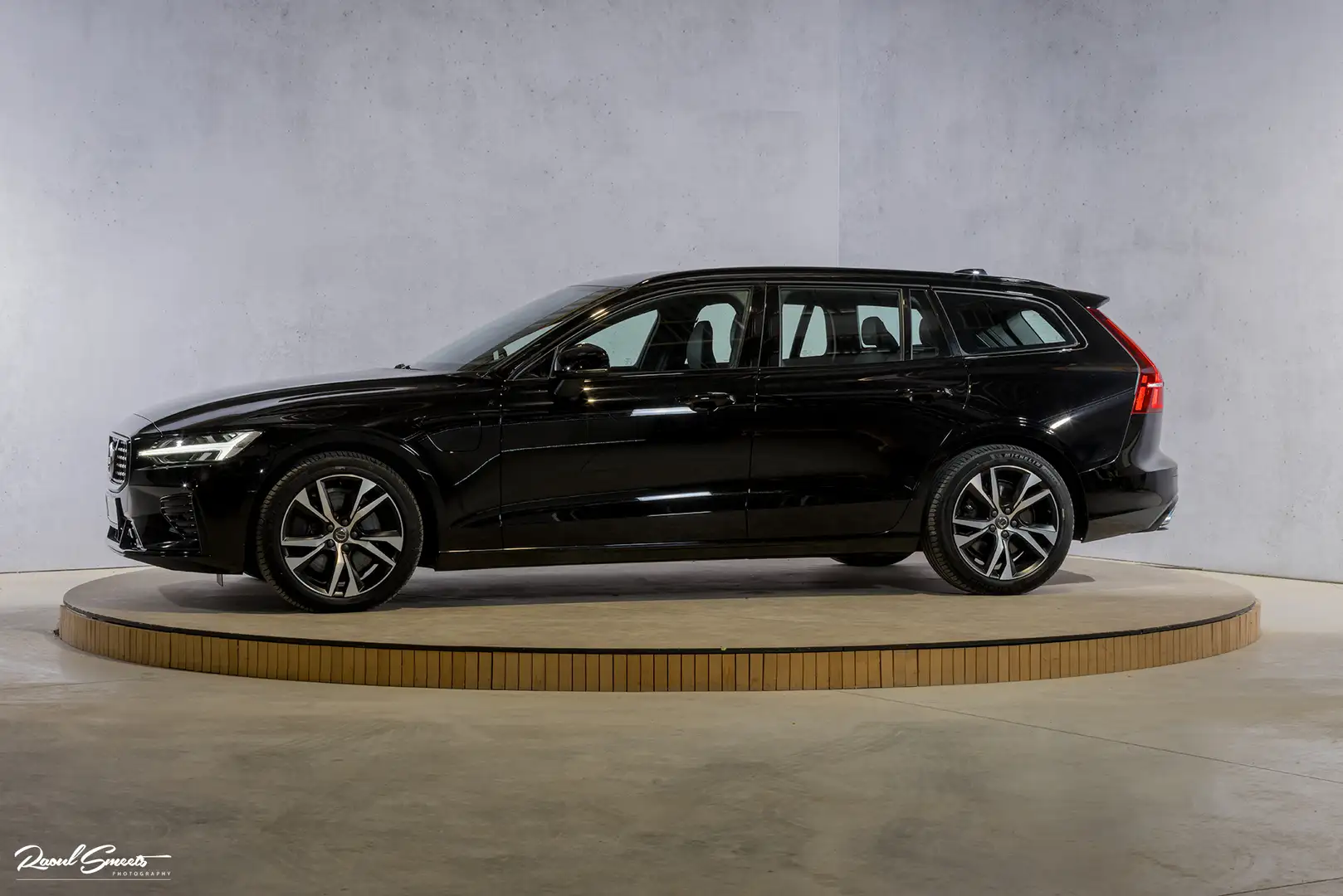Volvo V60 2.0 T6 Recharge AWD R-Design | Apple carplay | Cru Nero - 2