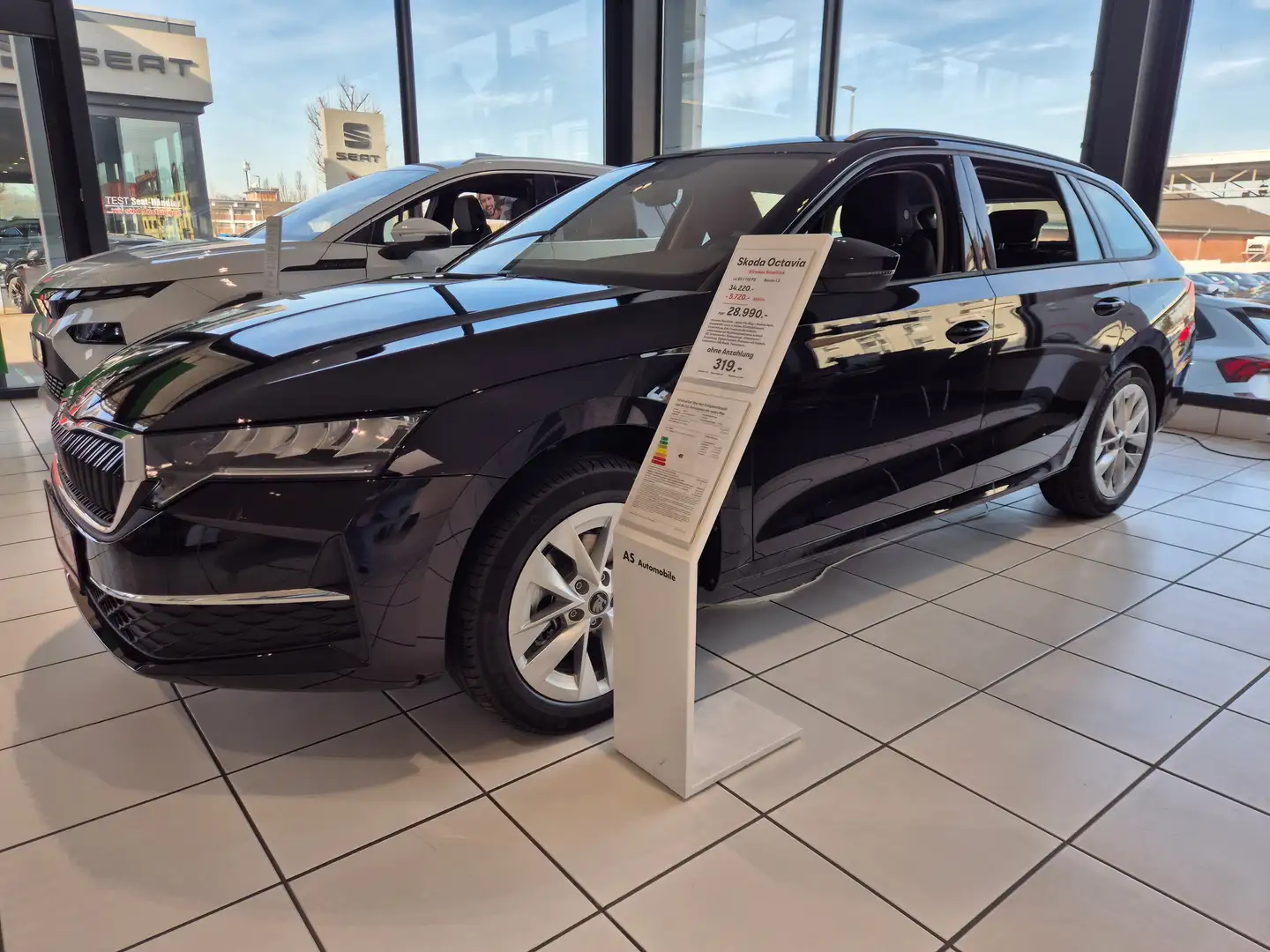 Skoda Octavia 1.5 TSI mHEV 85 kW AHK, Automatik Zwart - 2