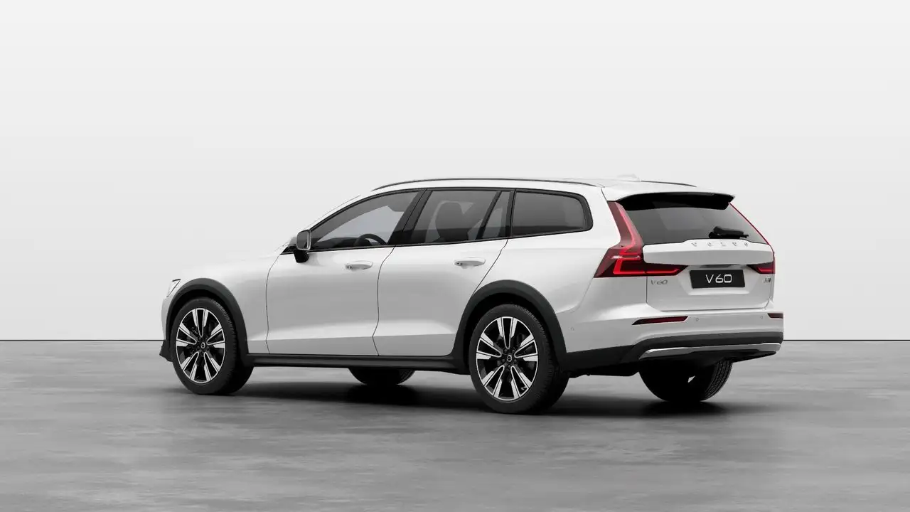 Volvo V60 Cross Country снимка Volvo V60 Cross Country
