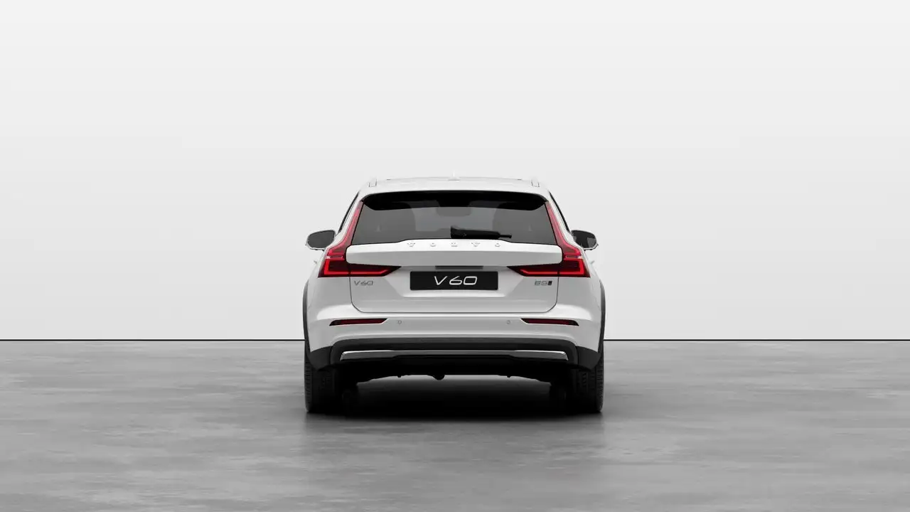 Volvo V60 Cross Country снимка Volvo V60 Cross Country