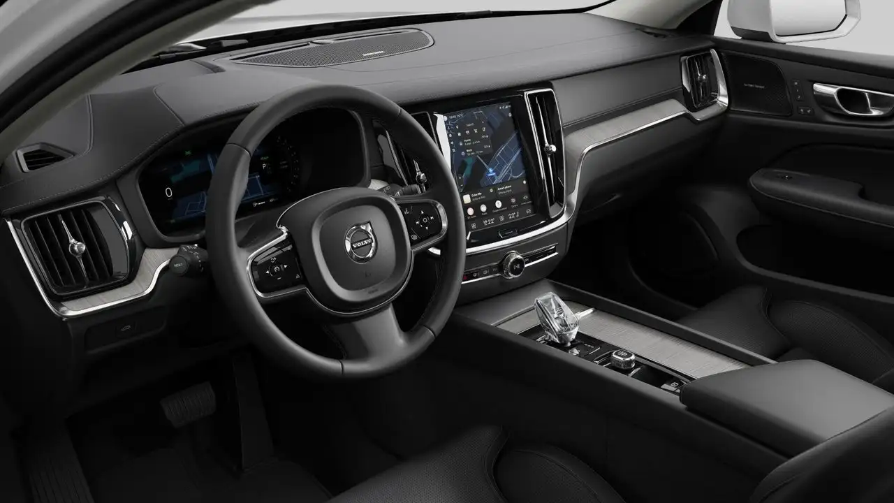 Volvo V60 Cross Country снимка Volvo V60 Cross Country