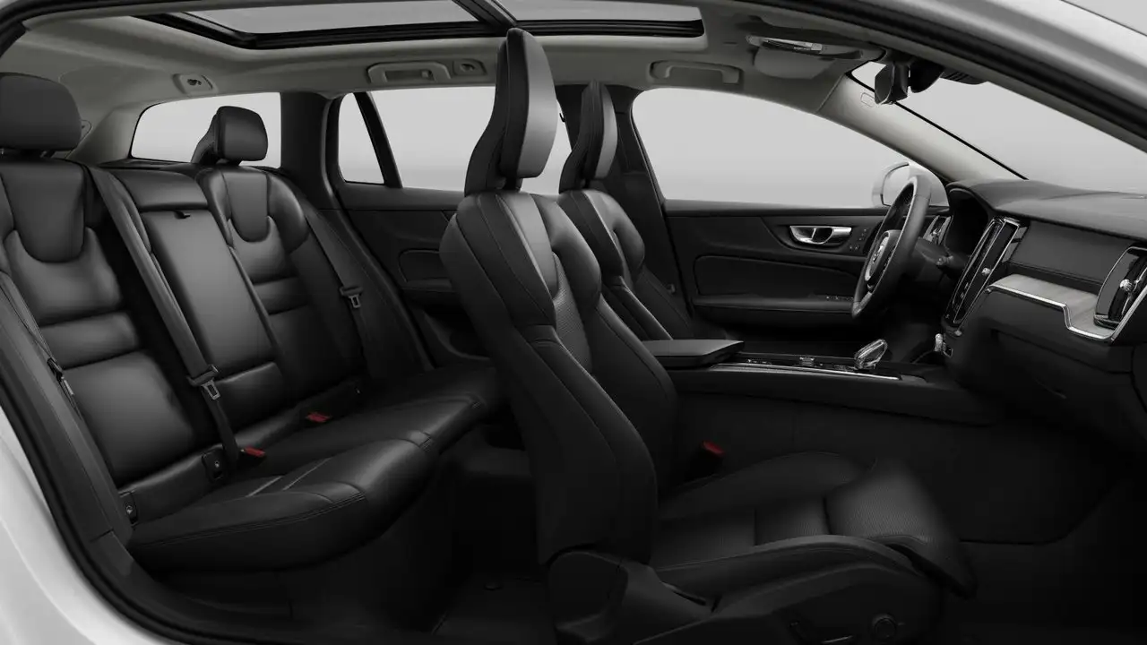 Volvo V60 Cross Country снимка Volvo V60 Cross Country