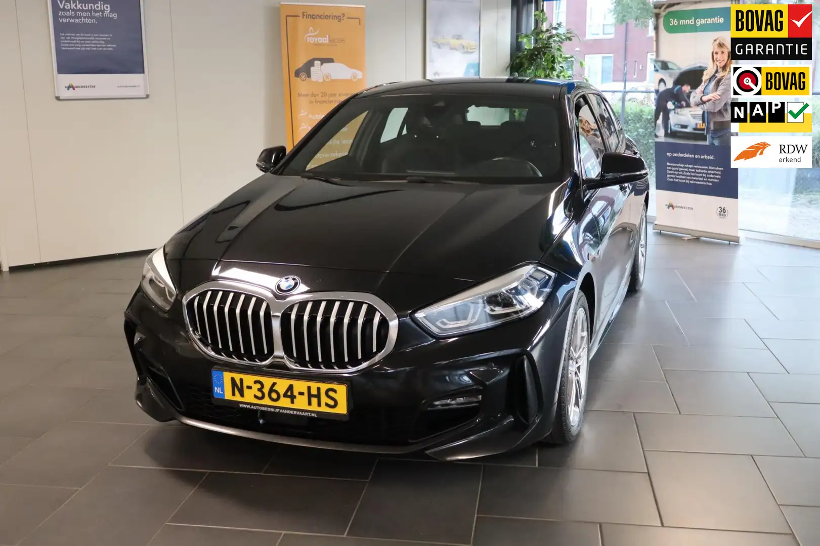 BMW 118 1-serie 118i Business Edition Zwart - 1