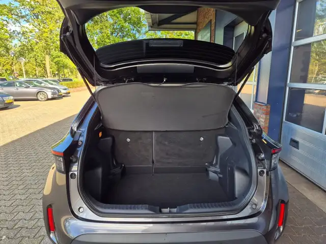 Toyota Yaris Cross view 11