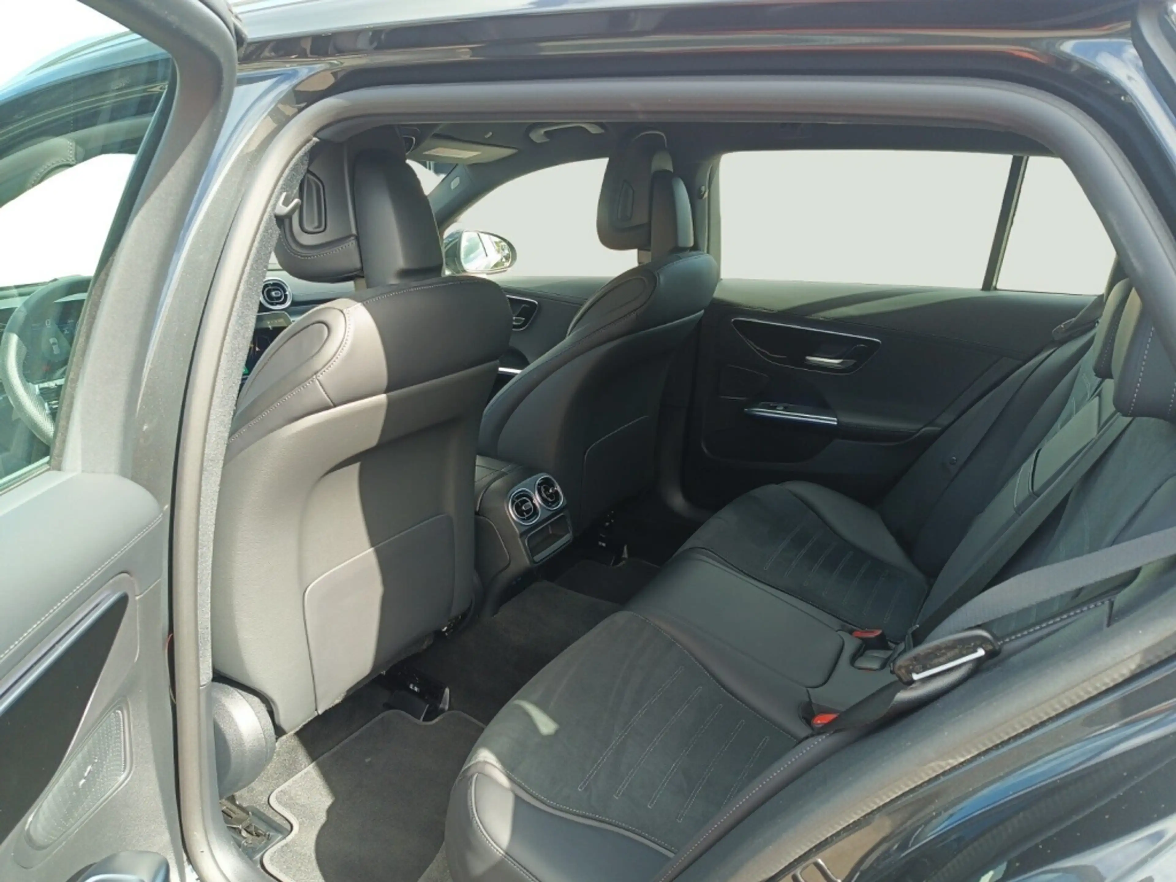 Mercedes-Benz C 200 d T-Modell AMG/AHK/DIST.DIGI/MEM./360 — photo 13