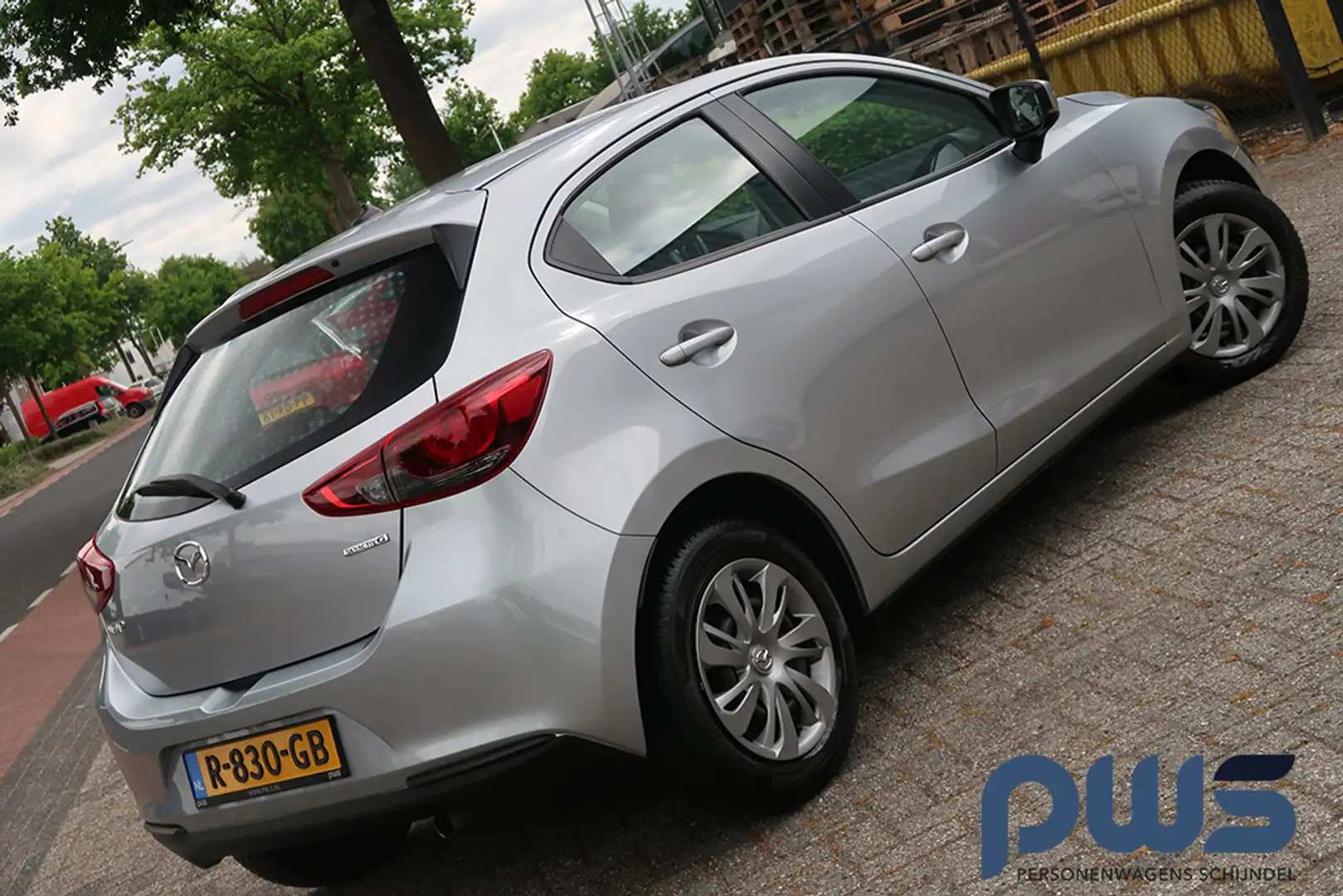 Mazda 2 1.5 Skyactiv-G Navi / Cruise / Carplay / 1e Eig / Gris - 2