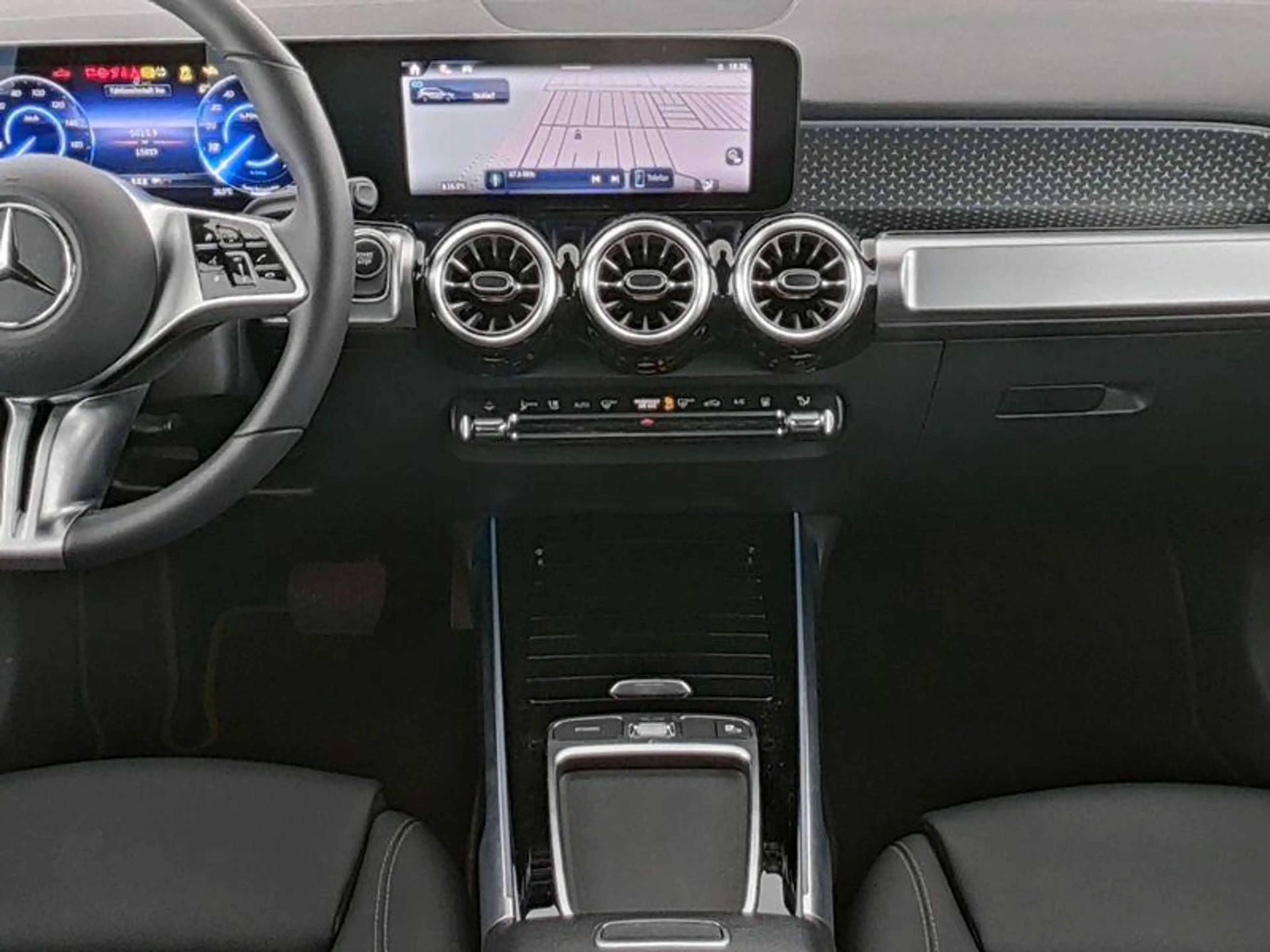 Mercedes-Benz EQB 250 250+ Business Line 71 kWh — photo 4