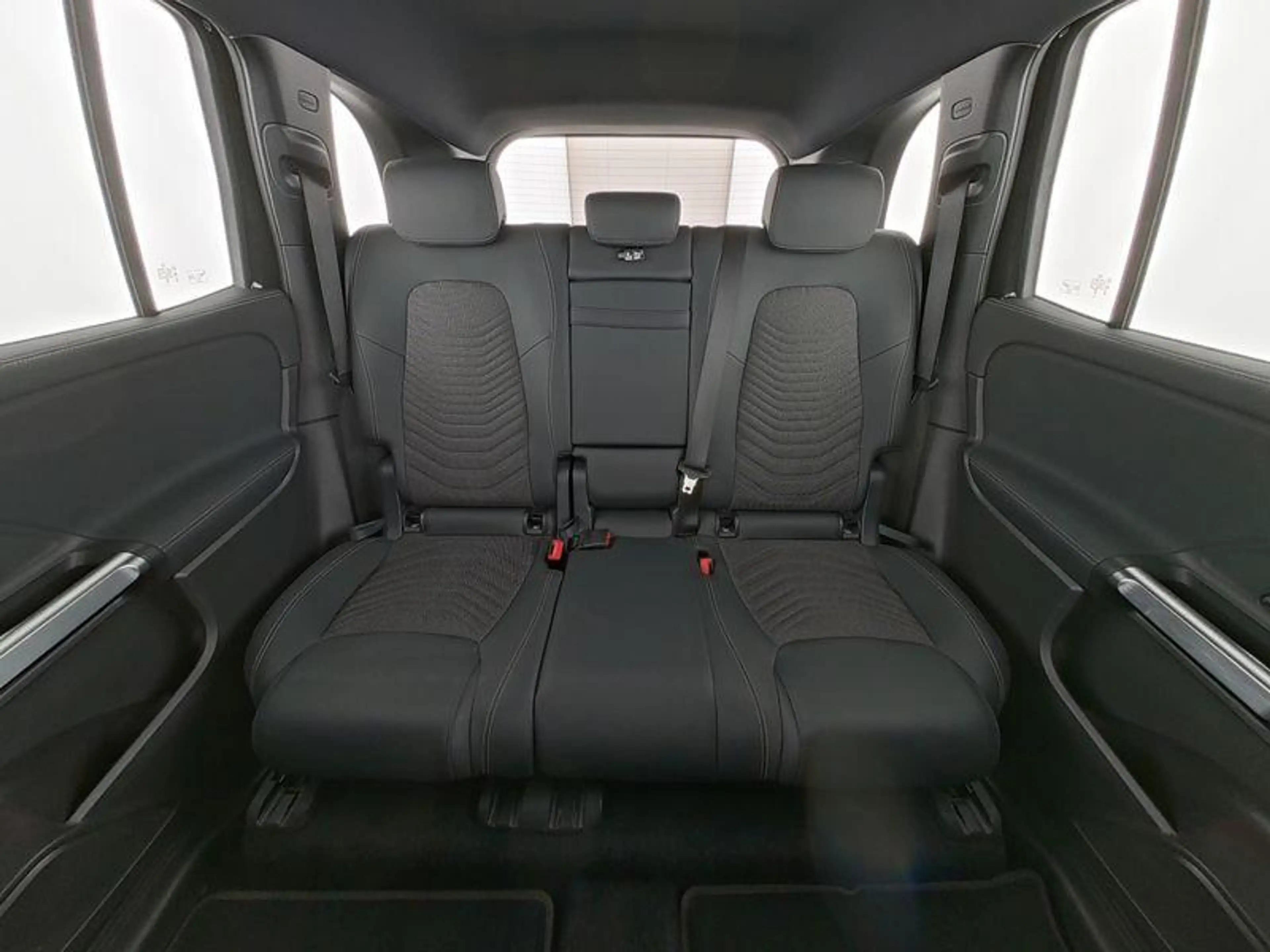 Mercedes-Benz EQB 250 250+ Business Line 71 kWh — photo 6