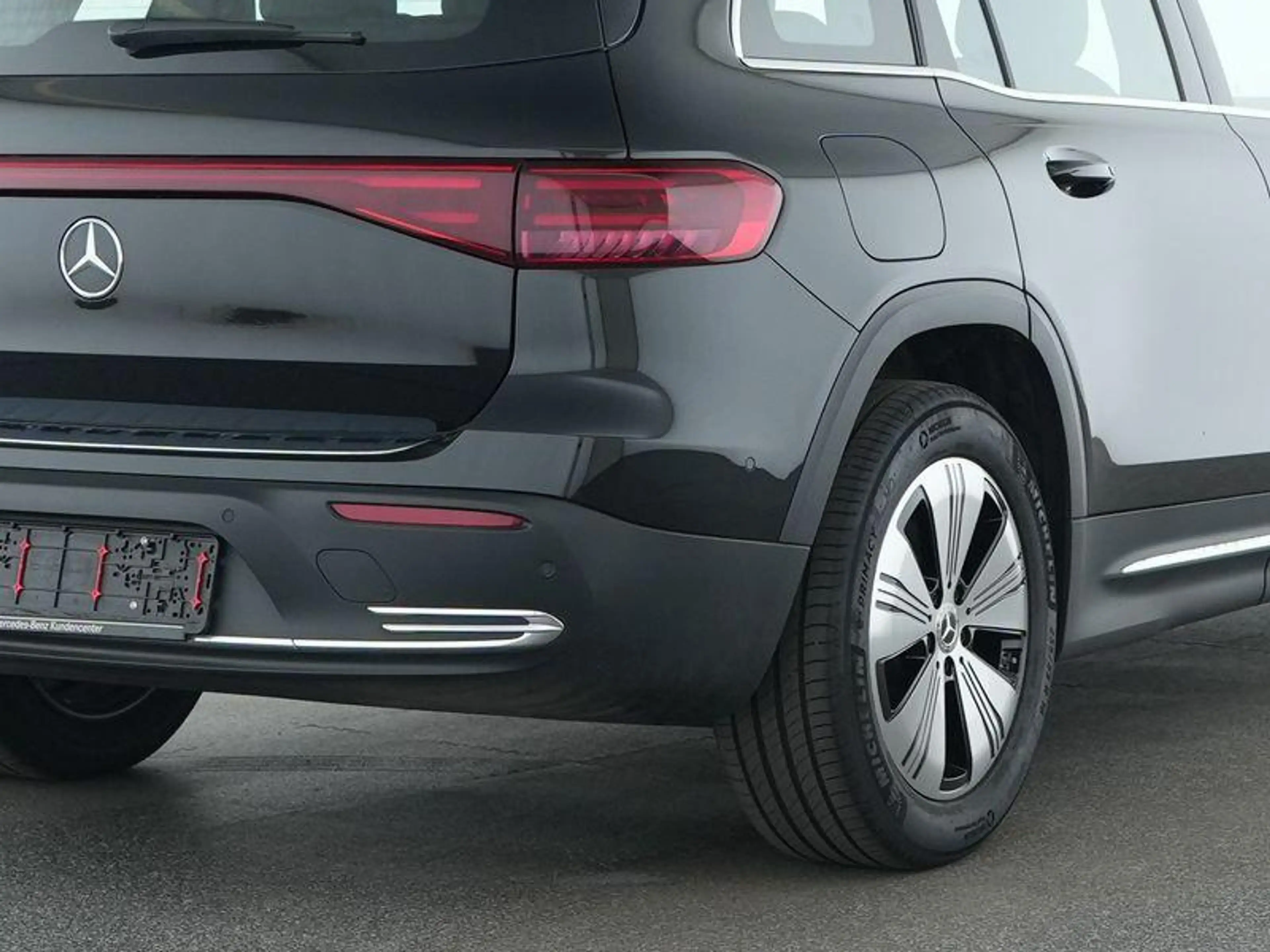 Mercedes-Benz EQB 250 250+ Business Line 71 kWh — photo 9