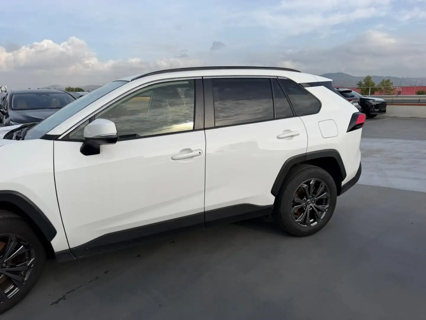 Toyota RAV4 2.5 hybrid 2WD Advance Blanco - 1
