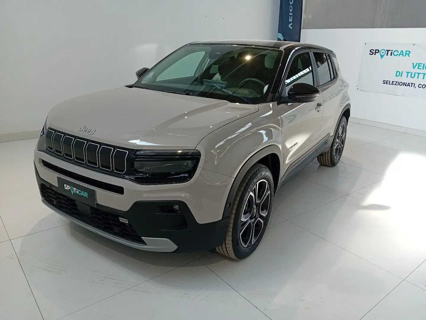 Jeep Avenger 1.2 Turbo Summit Gris - 1