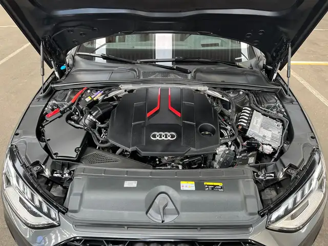 Audi S4 view 12