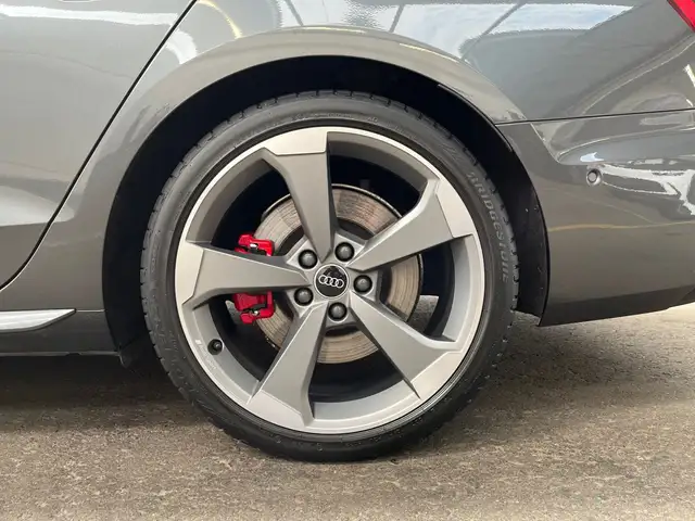 Audi S4 view 7