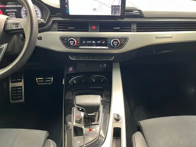 Audi S4 view 15