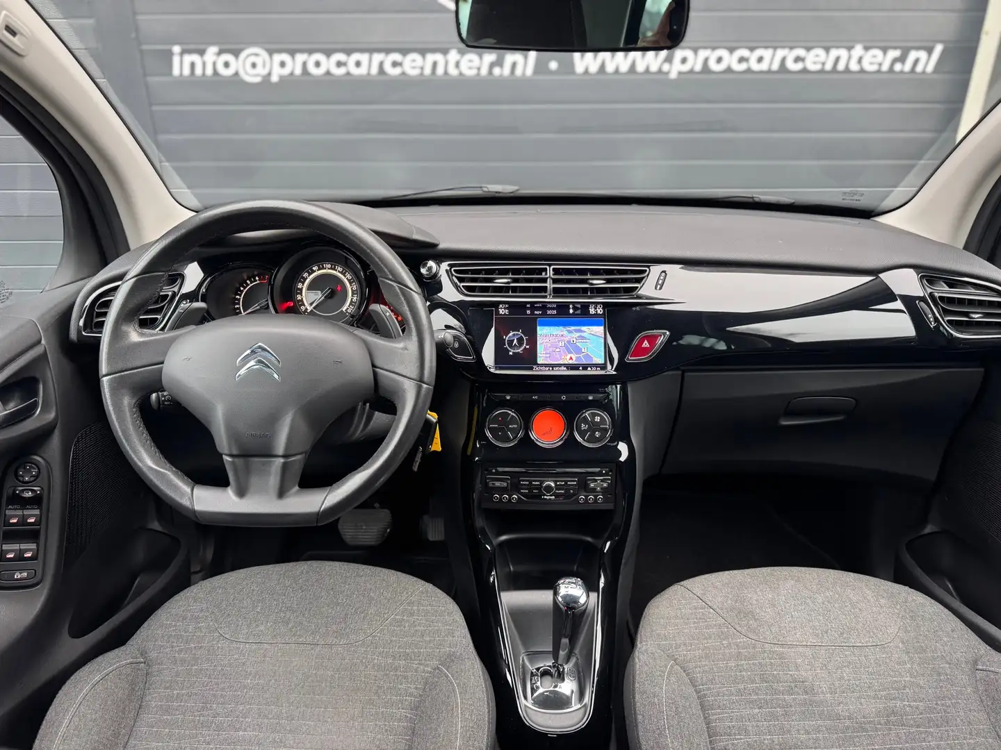 Citroen C3 1.2 PureTech Collection AUT|CLIMATE|CRUISE|PDC|1e Noir - 2