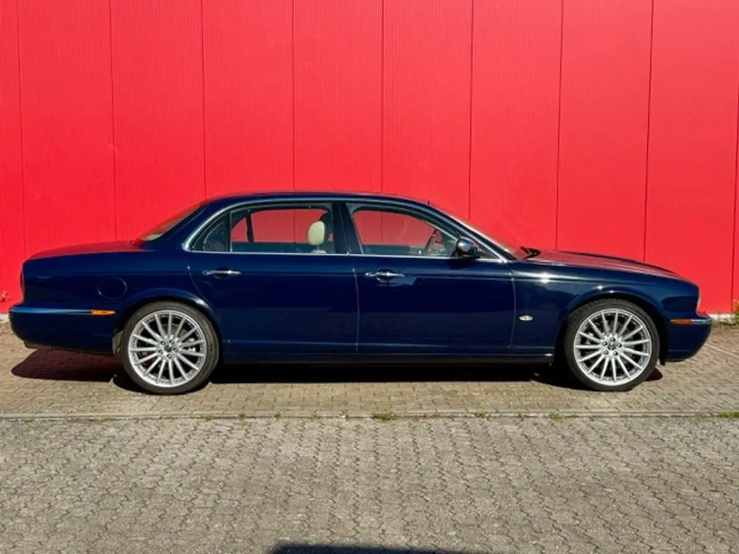 Jaguar Daimler Super Eight, Langversion, 2.Hand, wie neu, Bleu - 2