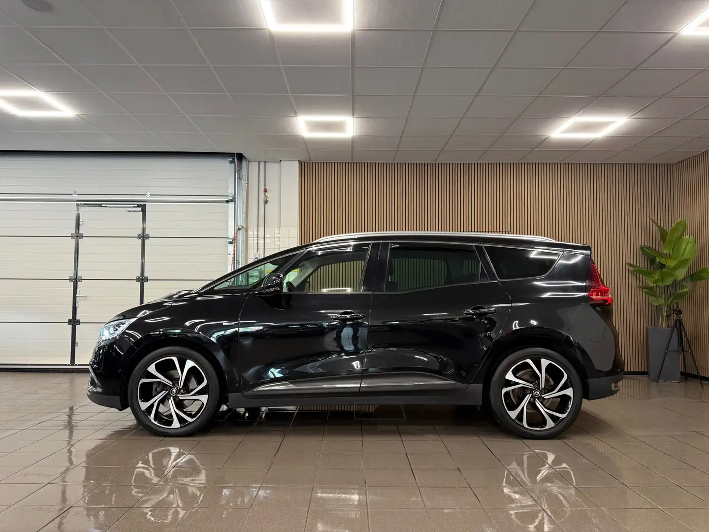 Renault Grand Scenic 1.3 TCe Bose * Automaat / Panoramadak / Leder / Ca Zwart - 2