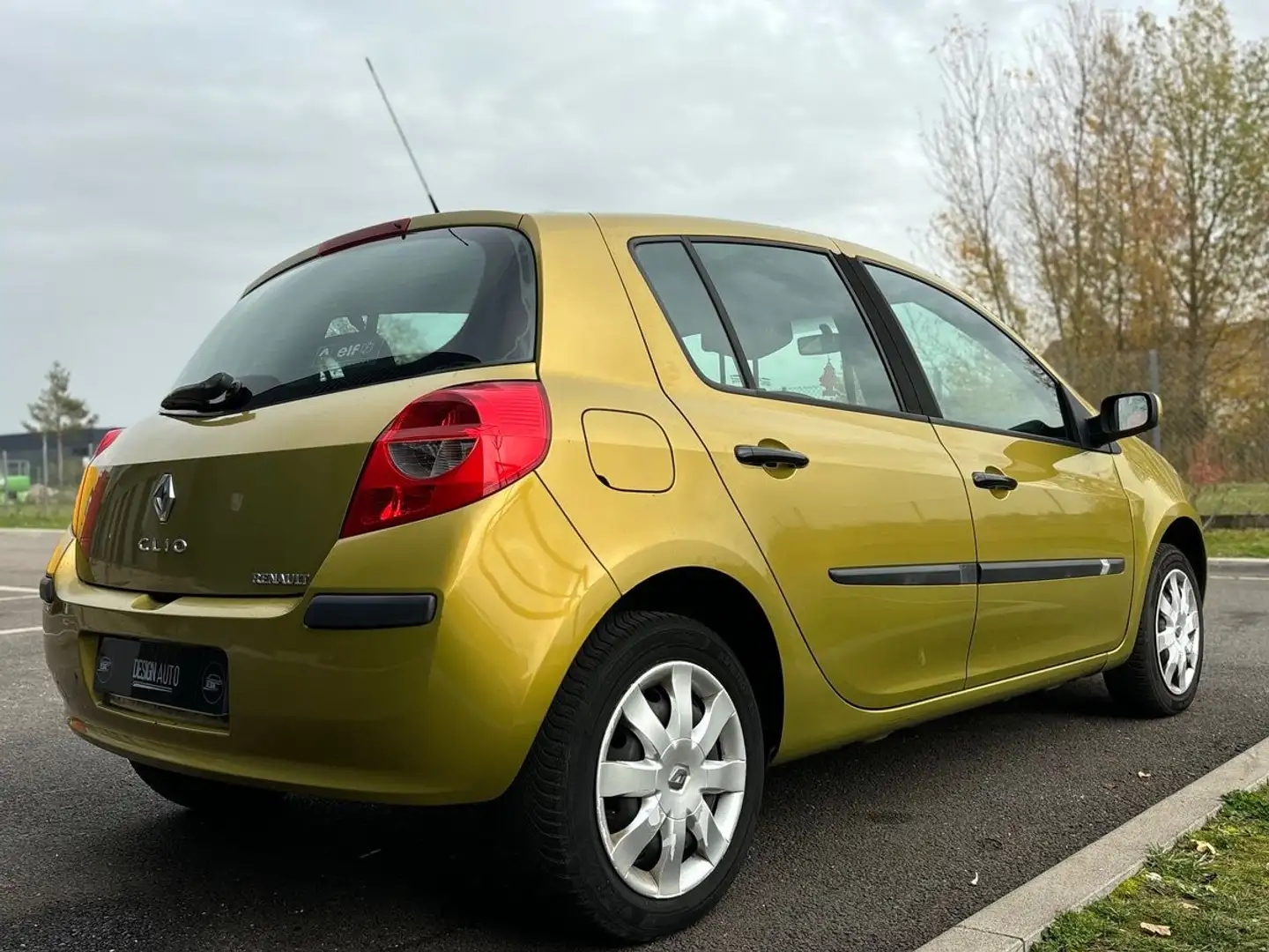 Renault Clio 1.2 75CH DYNAMIQUE - HISTORIQUE COMPLET - 1 ERE MAIN Goud - 2
