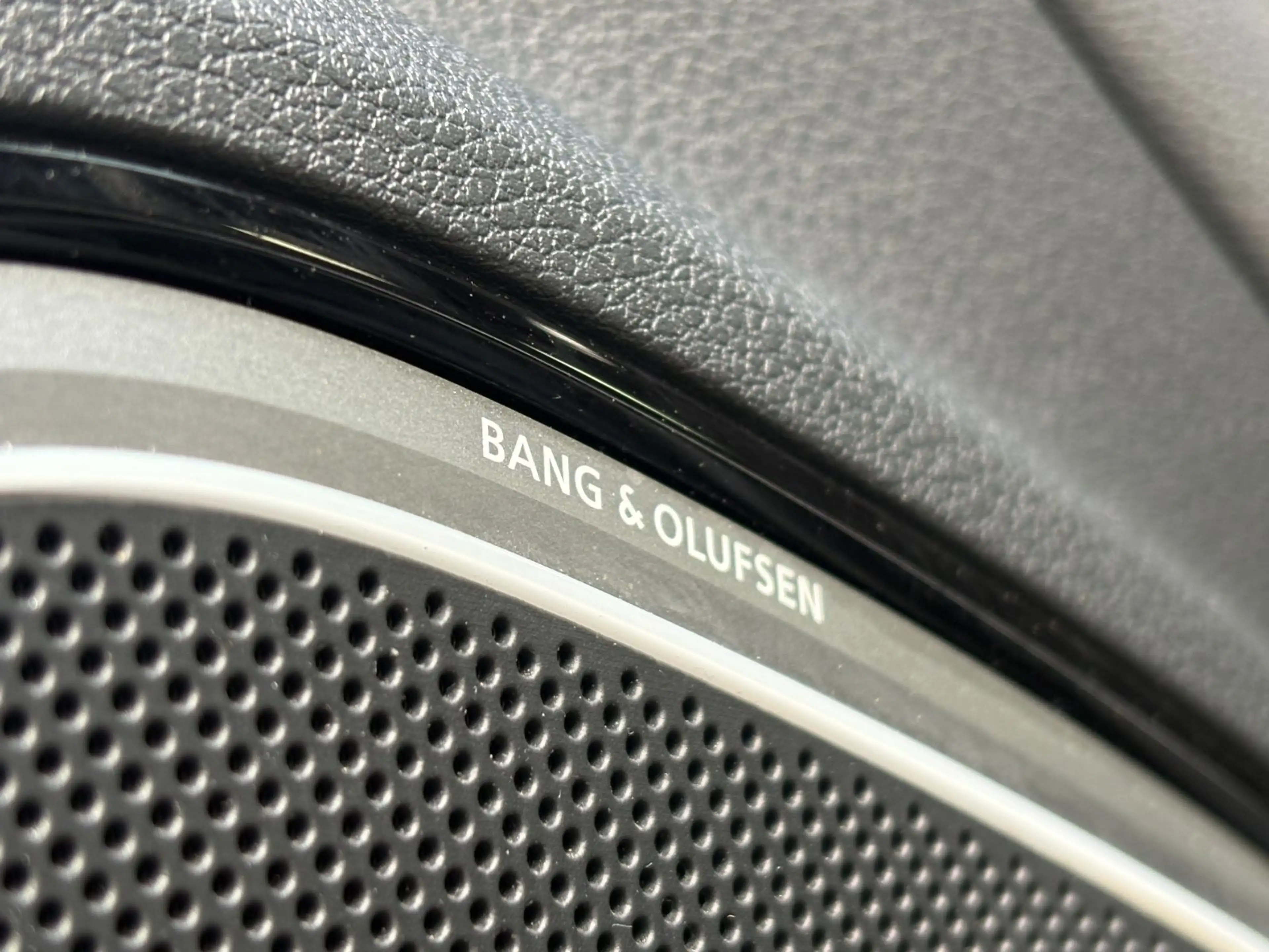 Audi S3 Sportback 2.0 TFSI quattro/B&O/Virt./2HD/CAM/ — photo 26