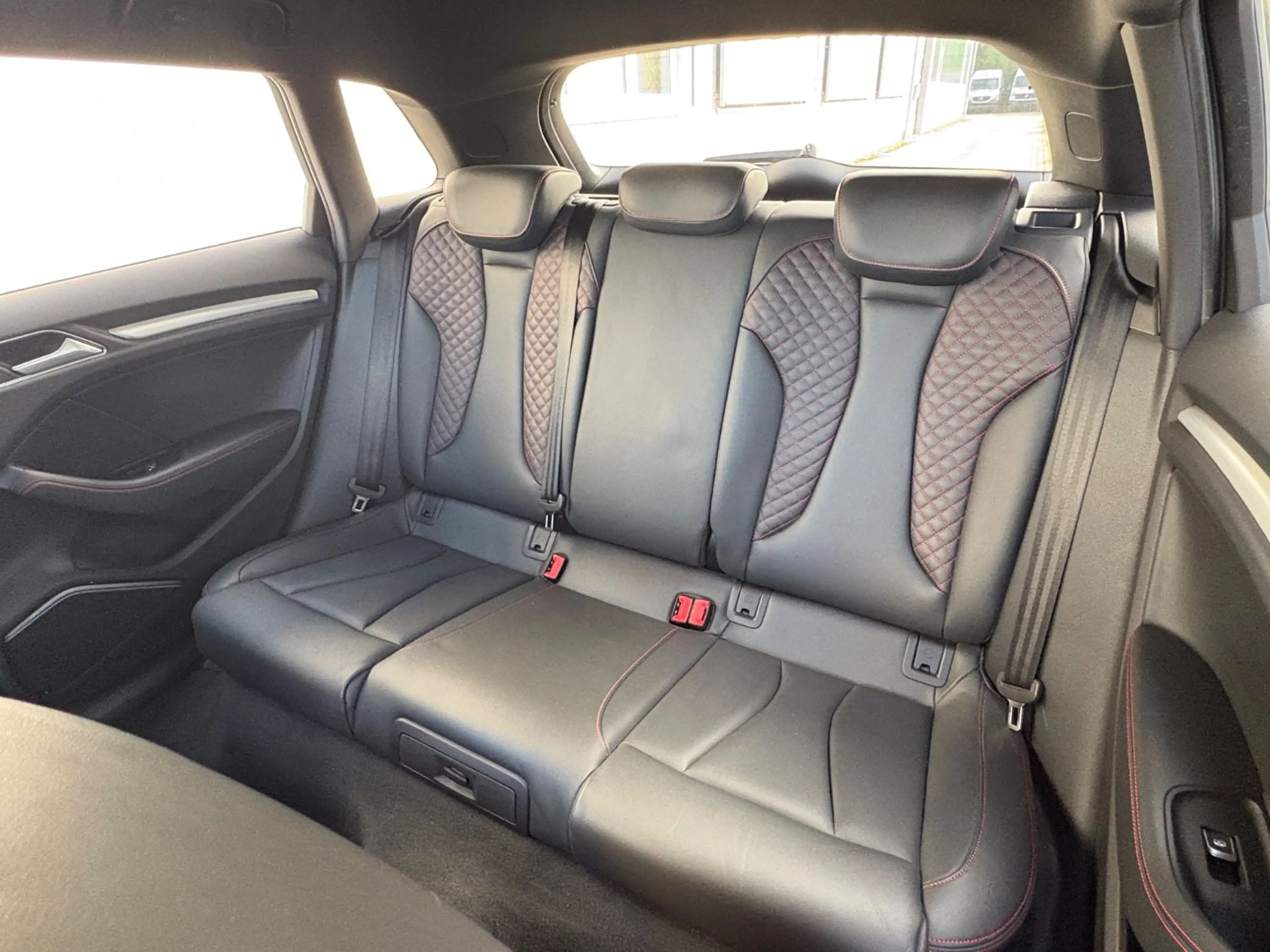 Audi S3 Sportback 2.0 TFSI quattro/B&O/Virt./2HD/CAM/ — photo 36