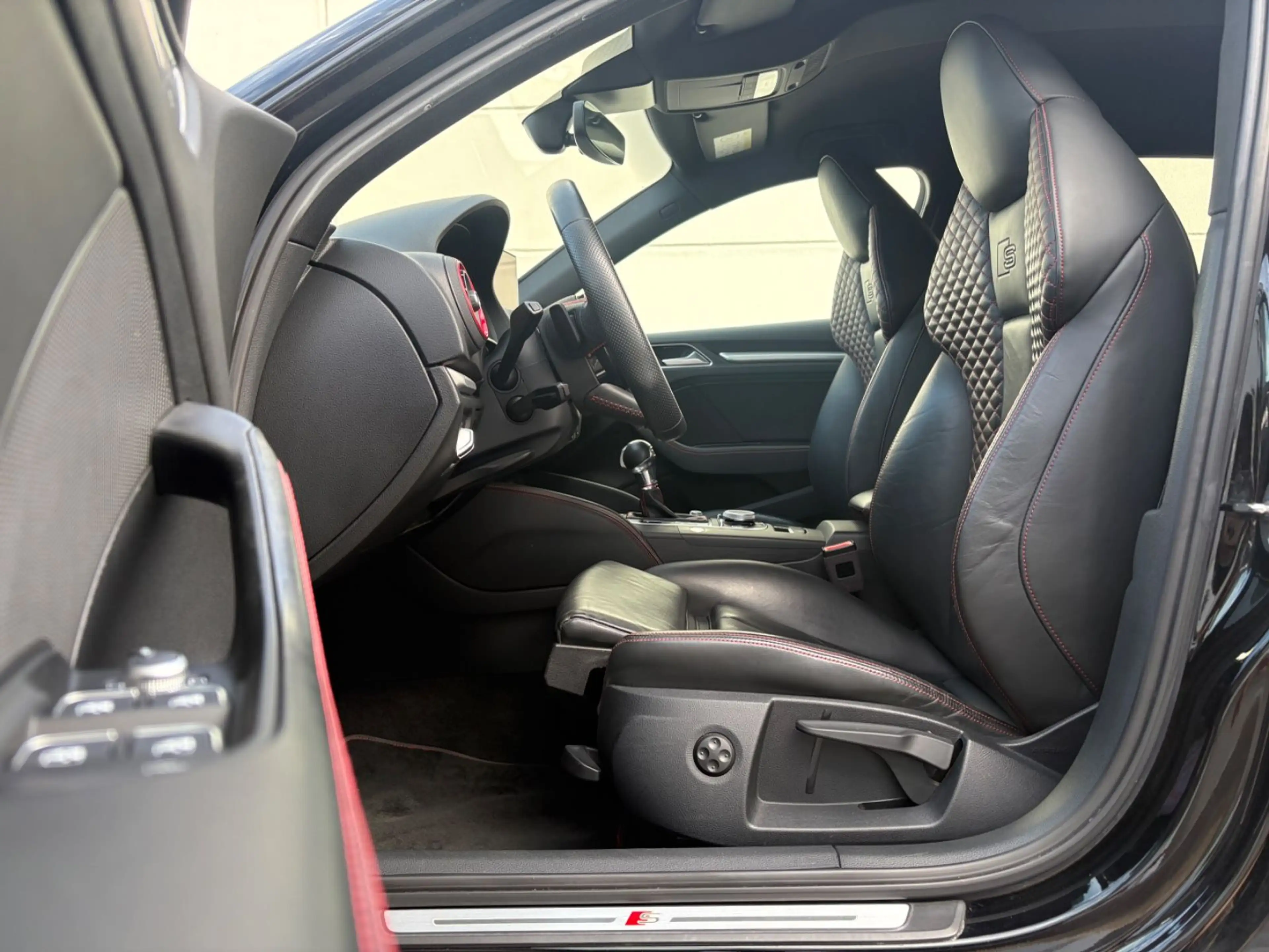 Audi S3 Sportback 2.0 TFSI quattro/B&O/Virt./2HD/CAM/ — photo 25