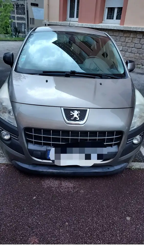Peugeot 3008 1.6 HDi 16V 110ch FAP Premium Pack
