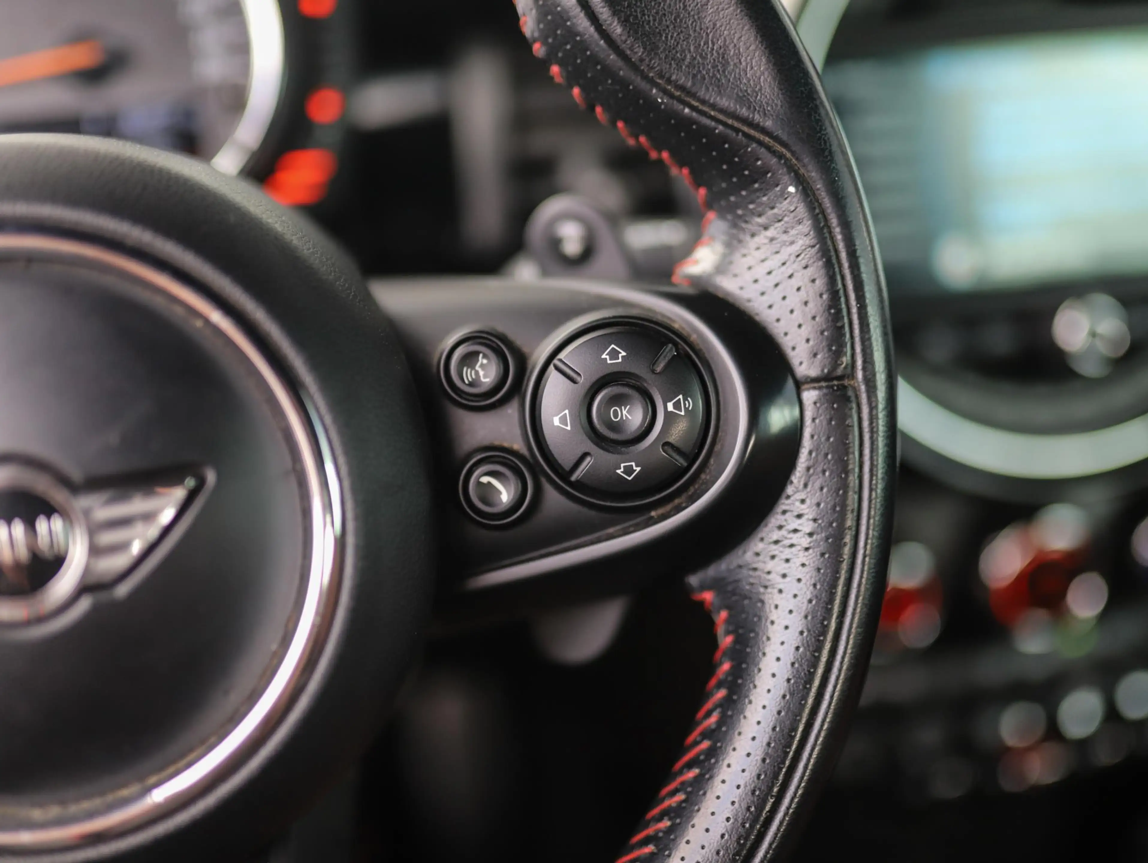 MINI Cooper S Cabrio 2.0 Chili Serious Business | JCW | Leder | H/K | L — photo 32