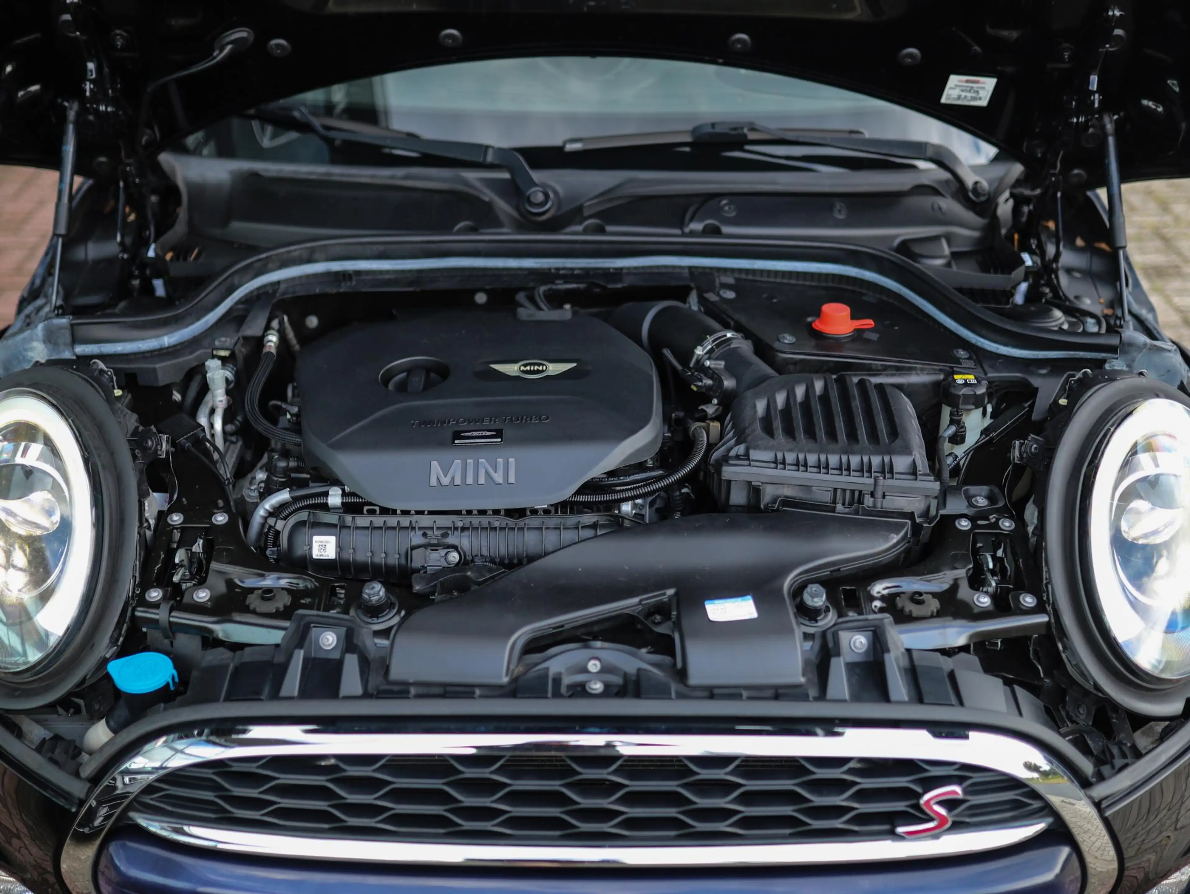 MINI Cooper S Cabrio 2.0 Chili Serious Business | JCW | Leder | H/K | L — photo 19