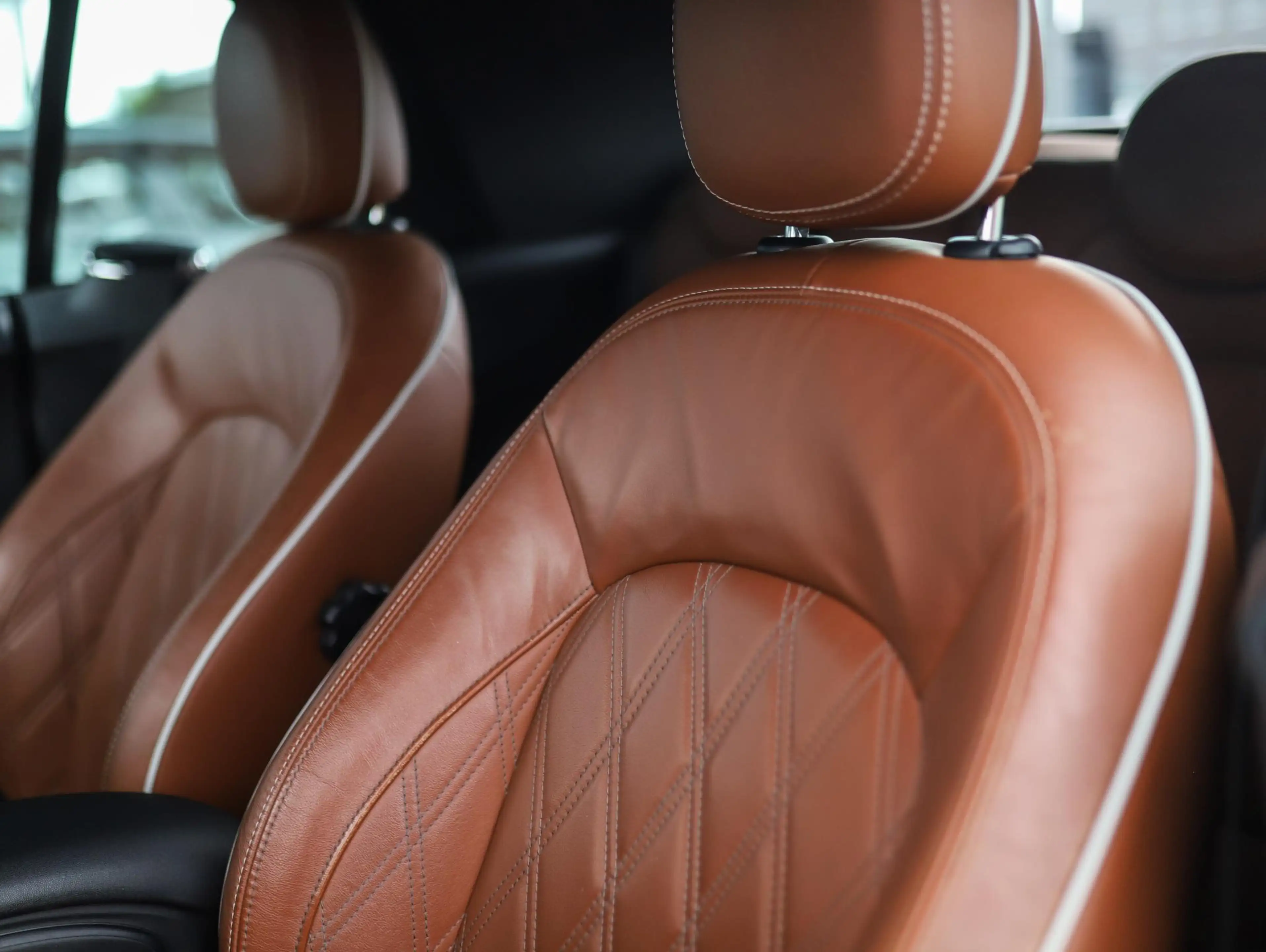 MINI Cooper S Cabrio 2.0 Chili Serious Business | JCW | Leder | H/K | L — photo 26