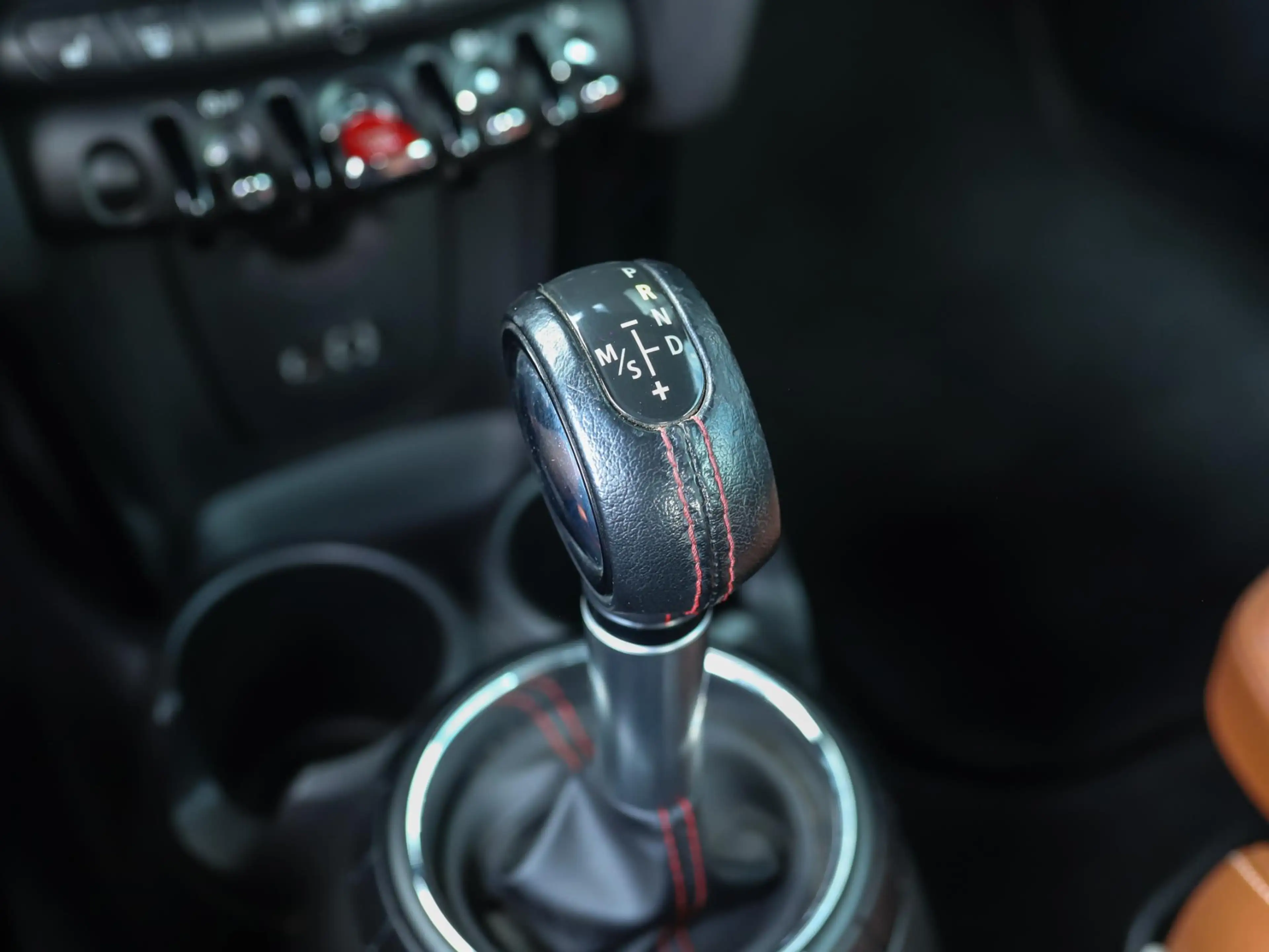 MINI Cooper S Cabrio 2.0 Chili Serious Business | JCW | Leder | H/K | L — photo 42
