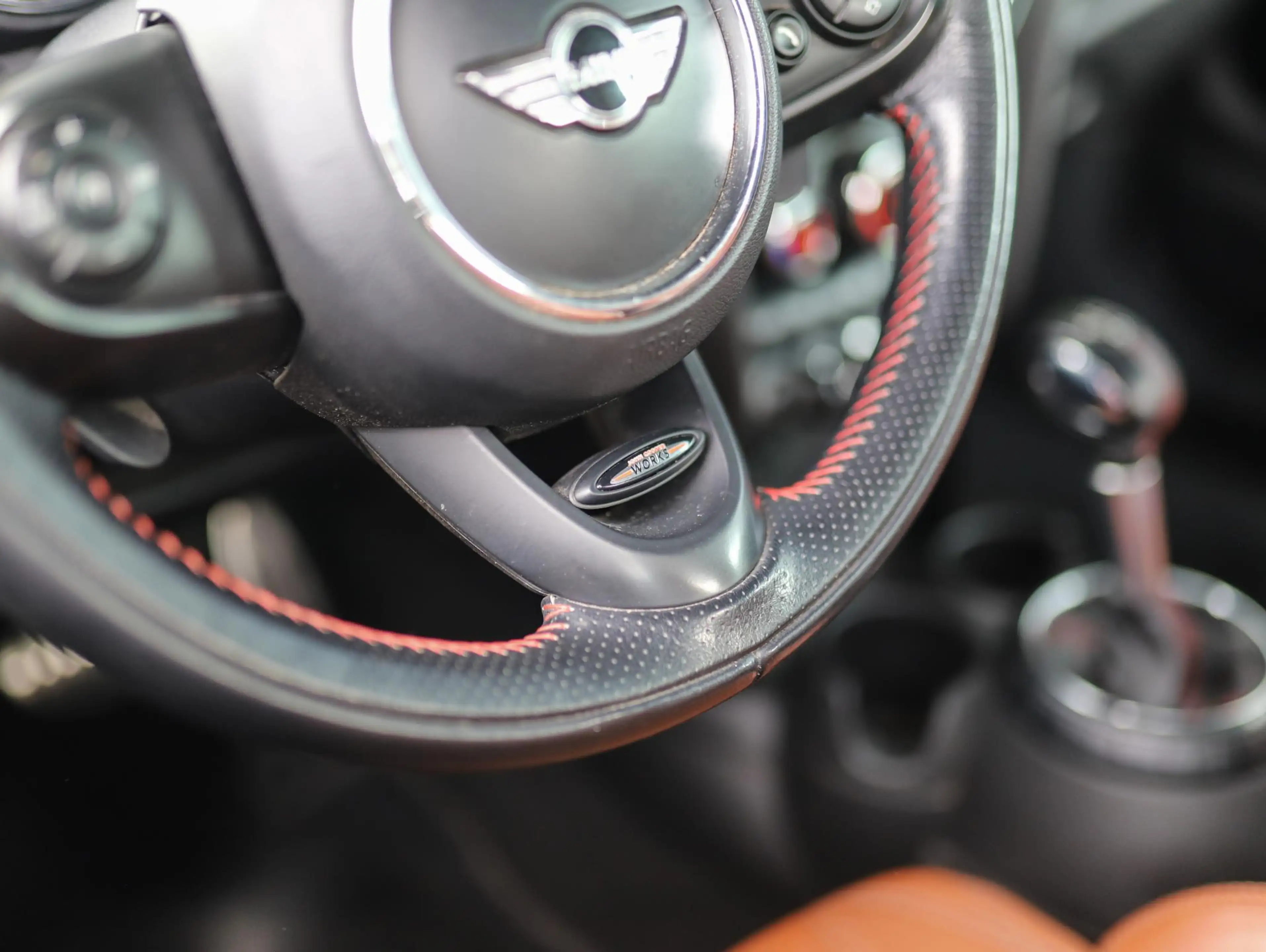 MINI Cooper S Cabrio 2.0 Chili Serious Business | JCW | Leder | H/K | L — photo 24