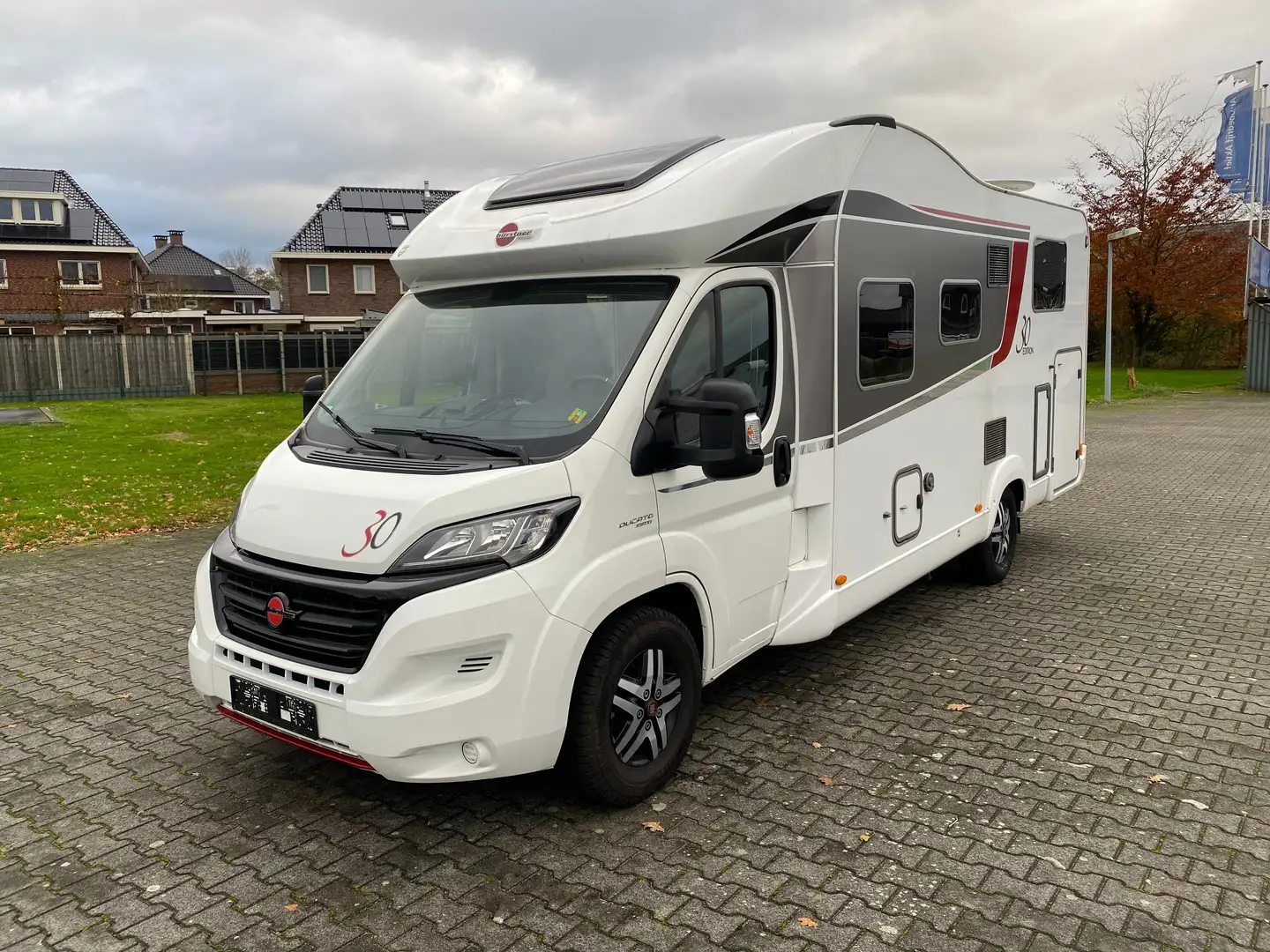 Bürstner Ixeo T 726 Blanc - 2