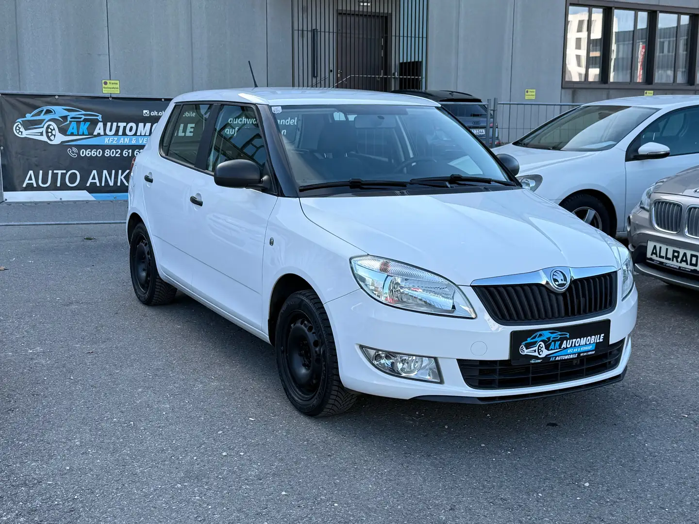Skoda Fabia Fabia 1.2 HTP Active Weiß - 1