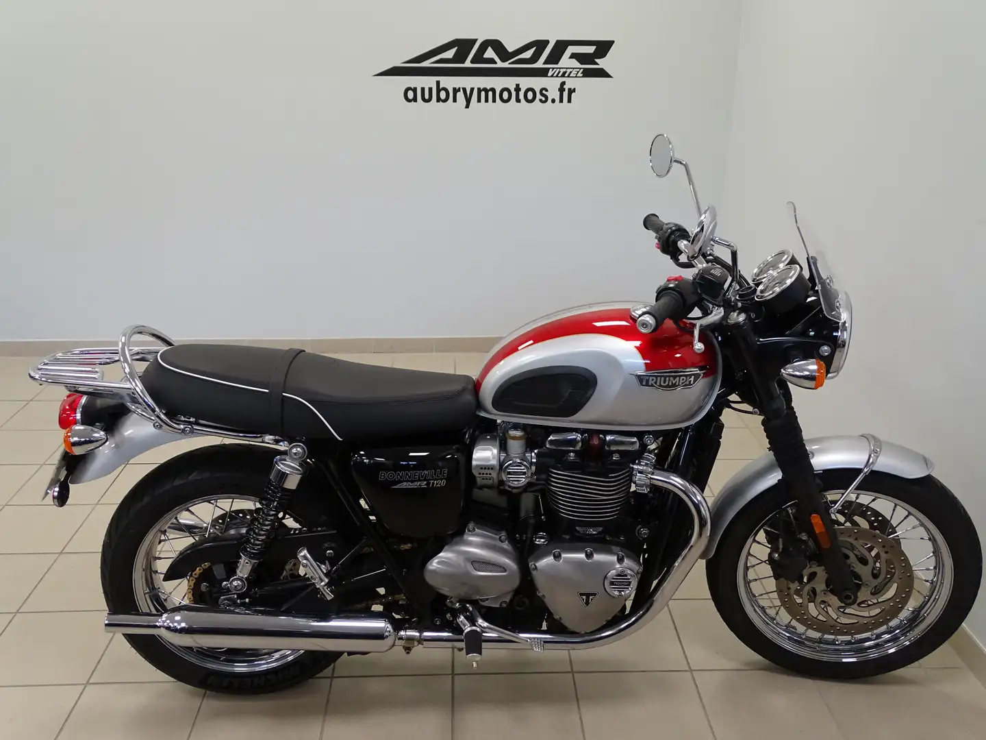 Triumph Bonneville T120 Gris - 2