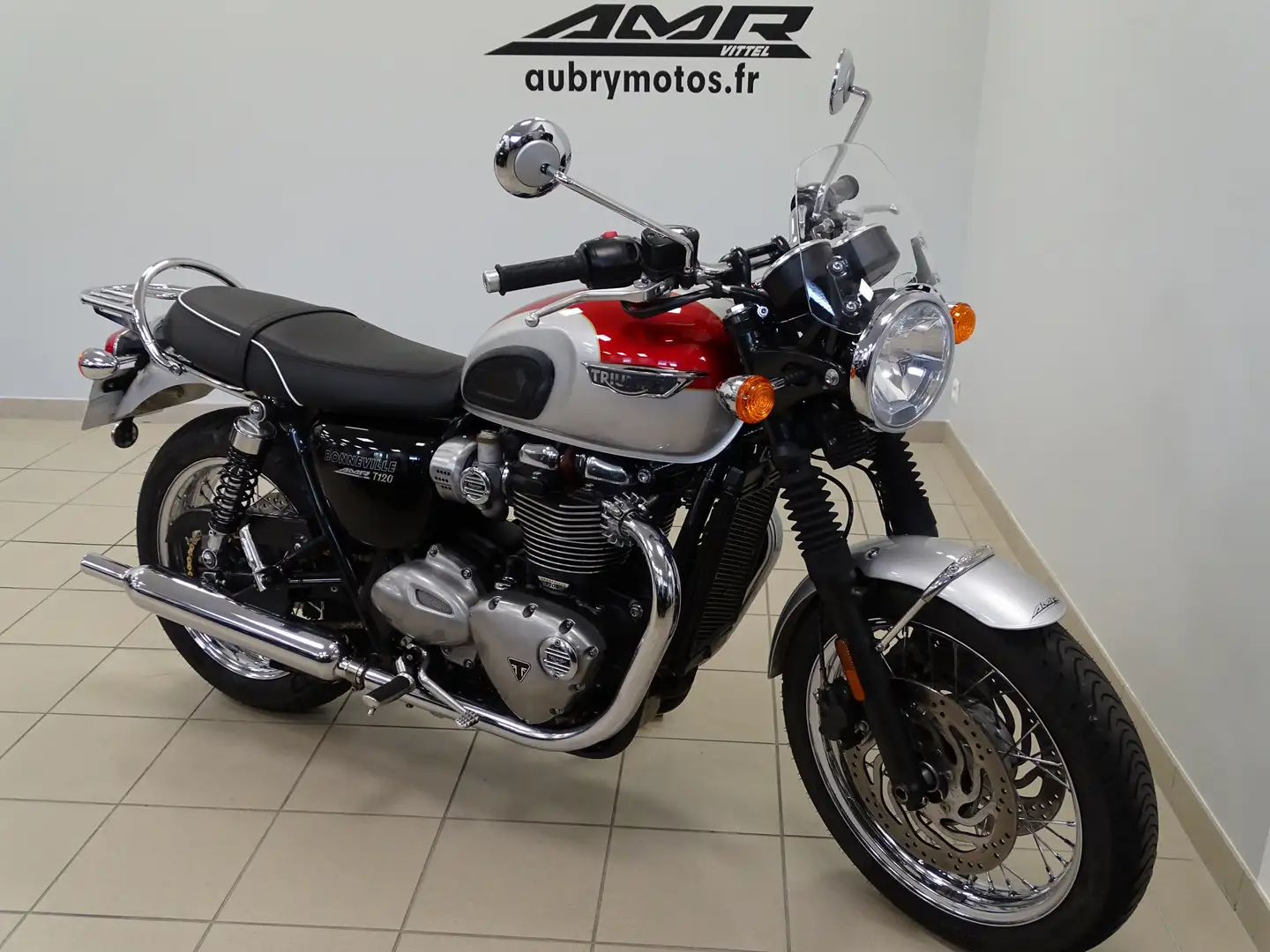 Triumph Bonneville T120 Gris - 1