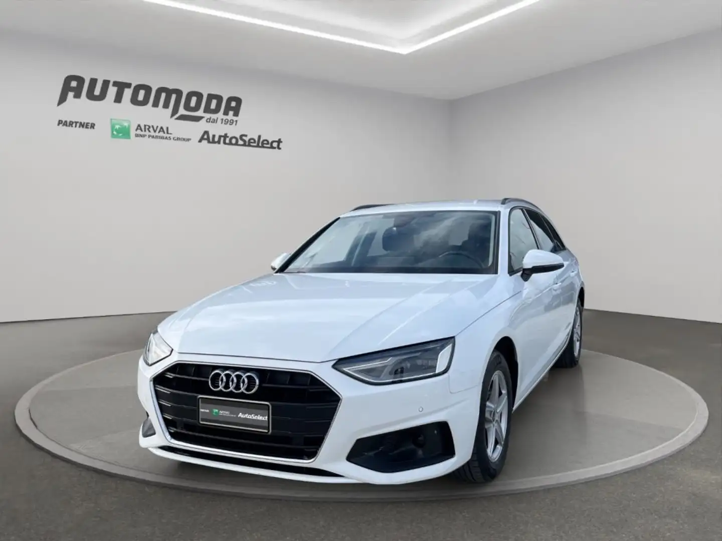 Audi A4 Avant 2.0TDI 150CV S tronic Weiß - 1