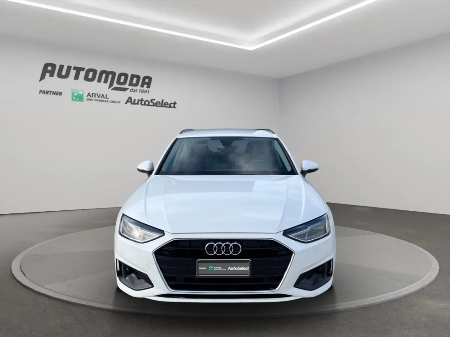 Audi A4 Avant 2.0TDI 150CV S tronic Weiß - 2